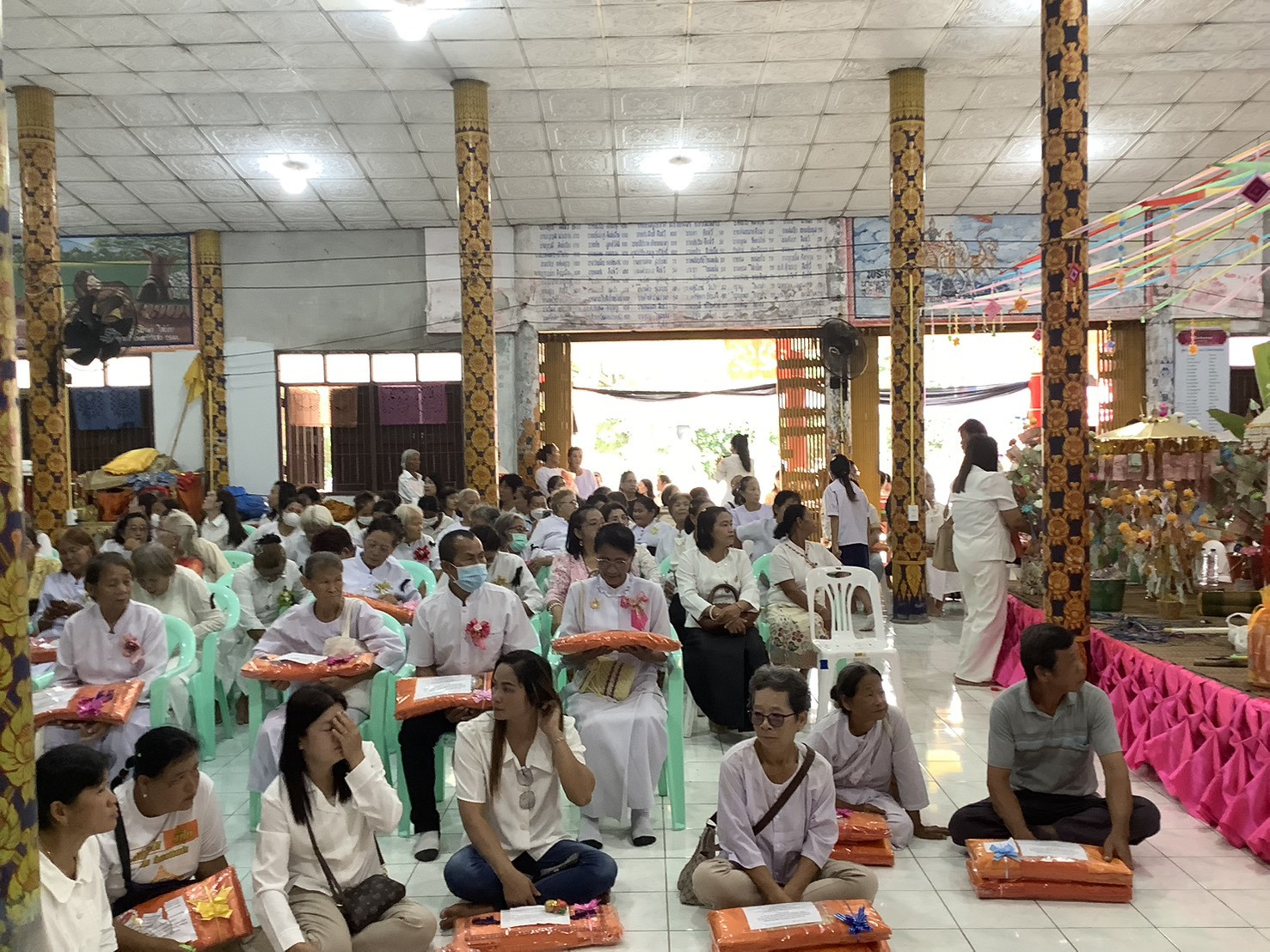 ภาพร่วมพิธีกรรมวัดเขาวังเยี่ยม