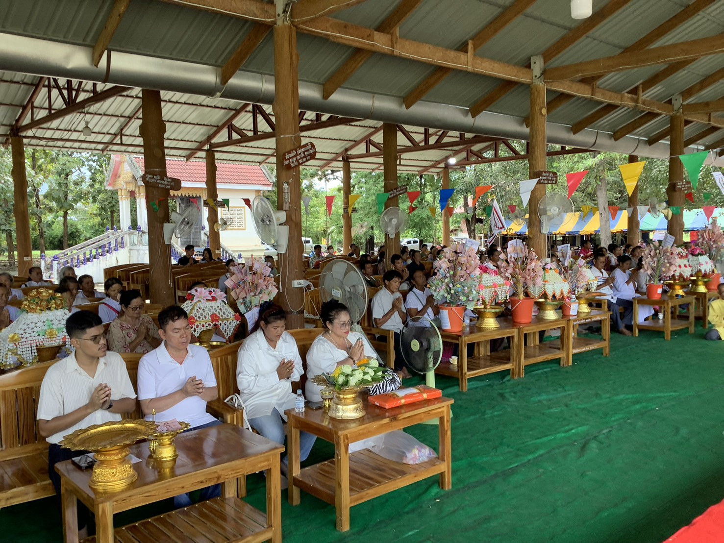 ภาพร่วมพิธีกรรมวัดเกาะสีเสียด