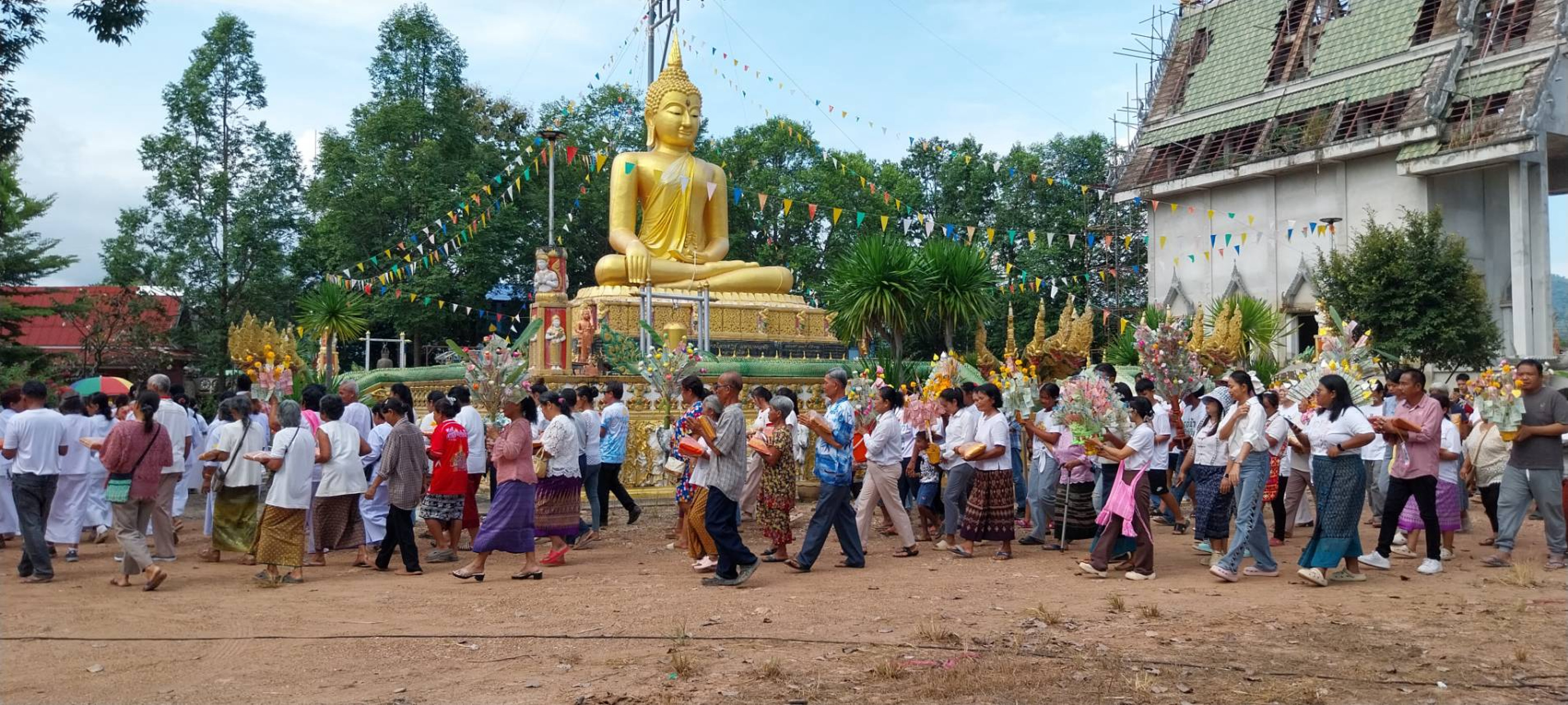 ภาพร่วมพิธีกรรมวัดวังชมภู