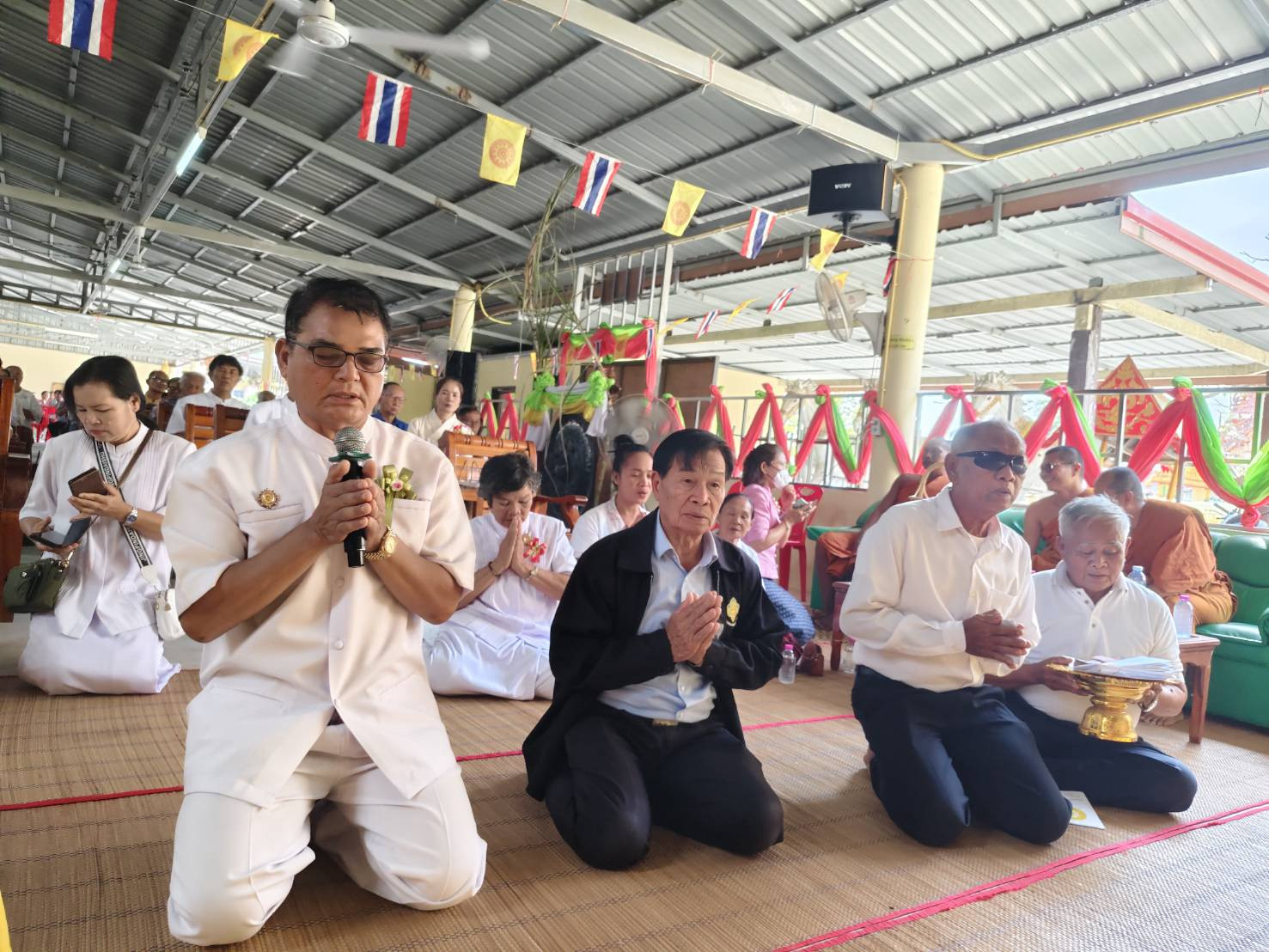 ภาพร่วมพิธีกรรมวัดบ้านไร่