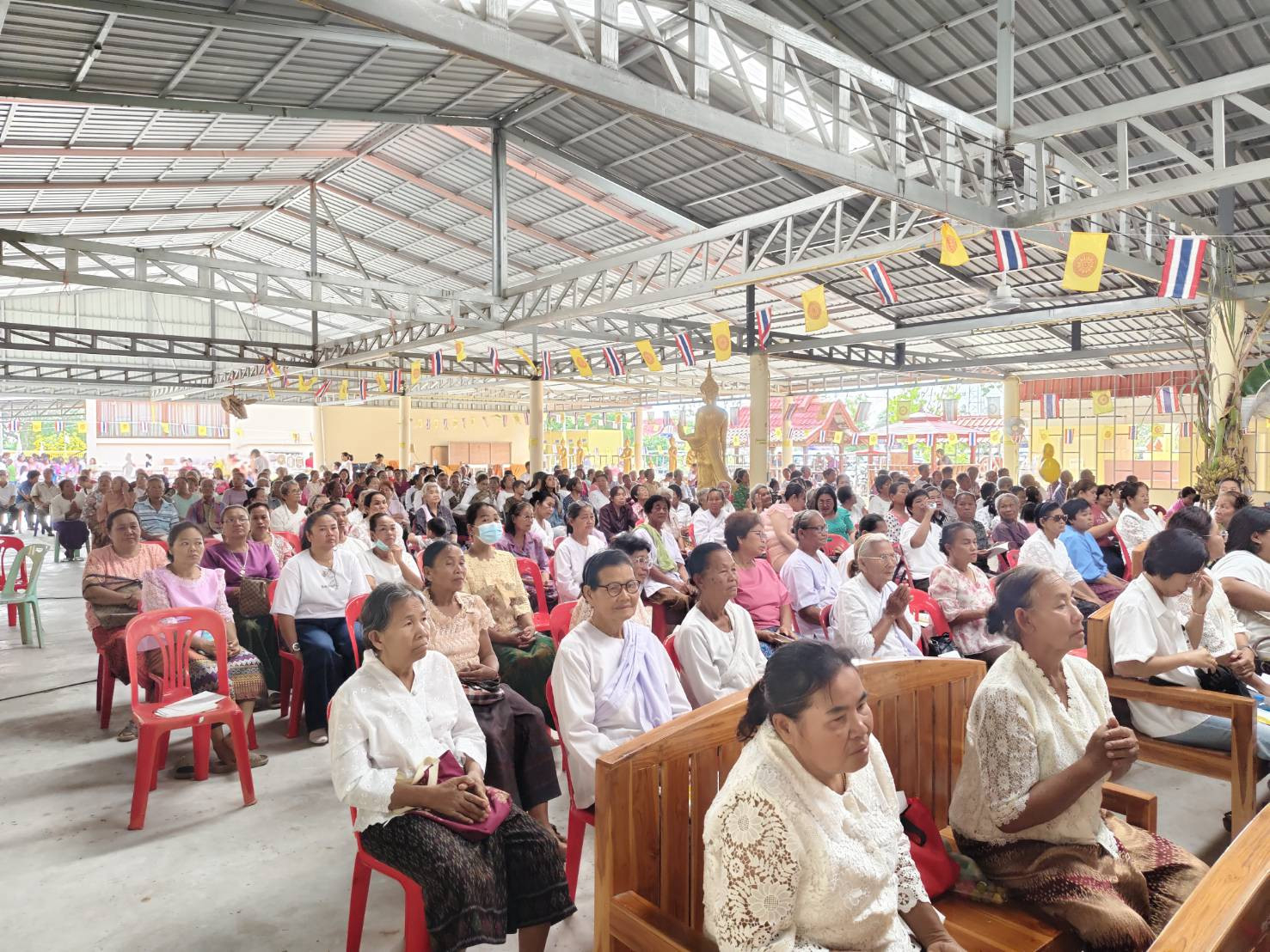 ภาพร่วมพิธีกรรมวัดบ้านไร่