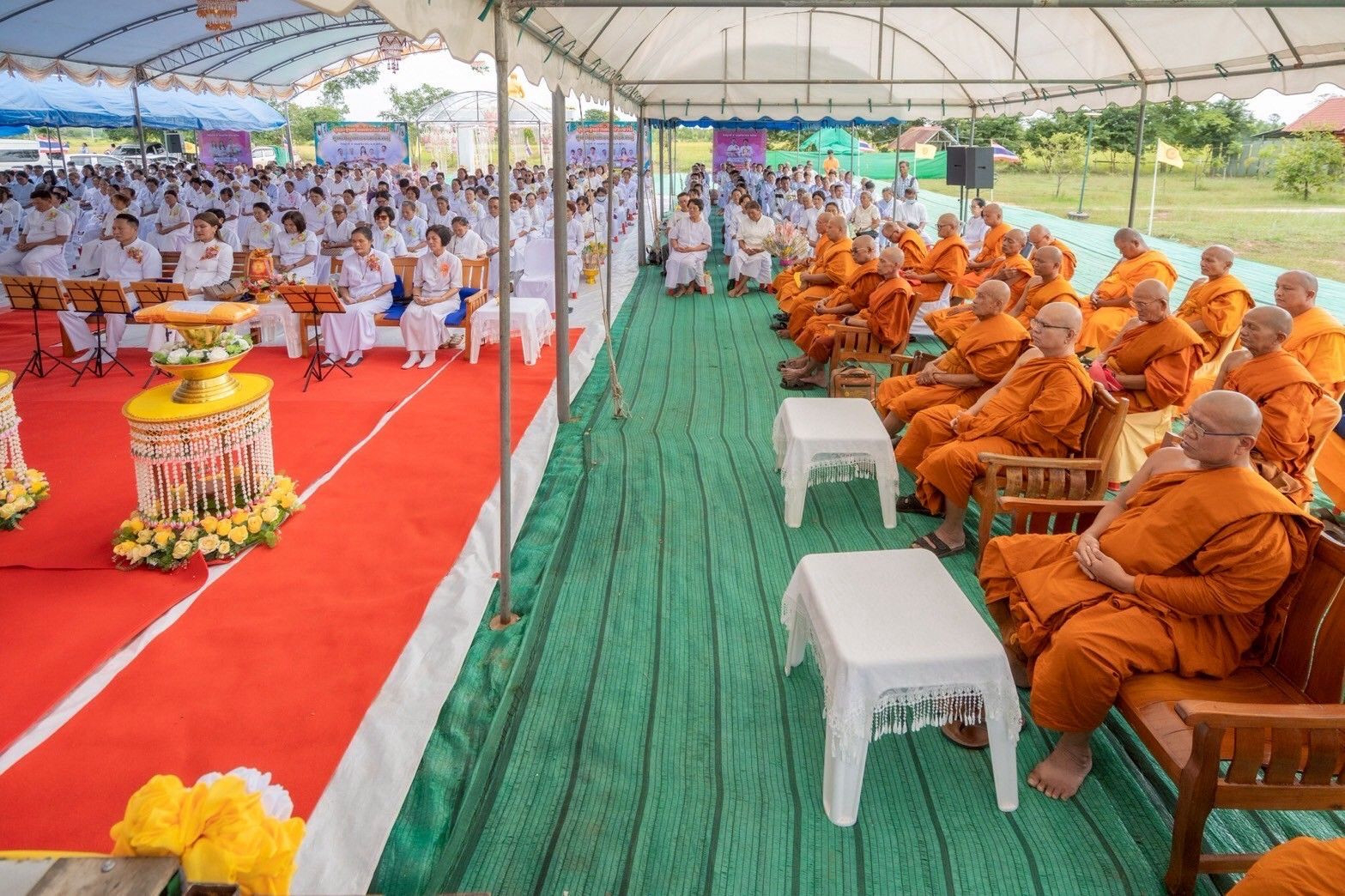 ภาพร่วมพิธีกรรมศูนย์ปฏิบัติธรรมบัวใหญ่นครราชสีมา