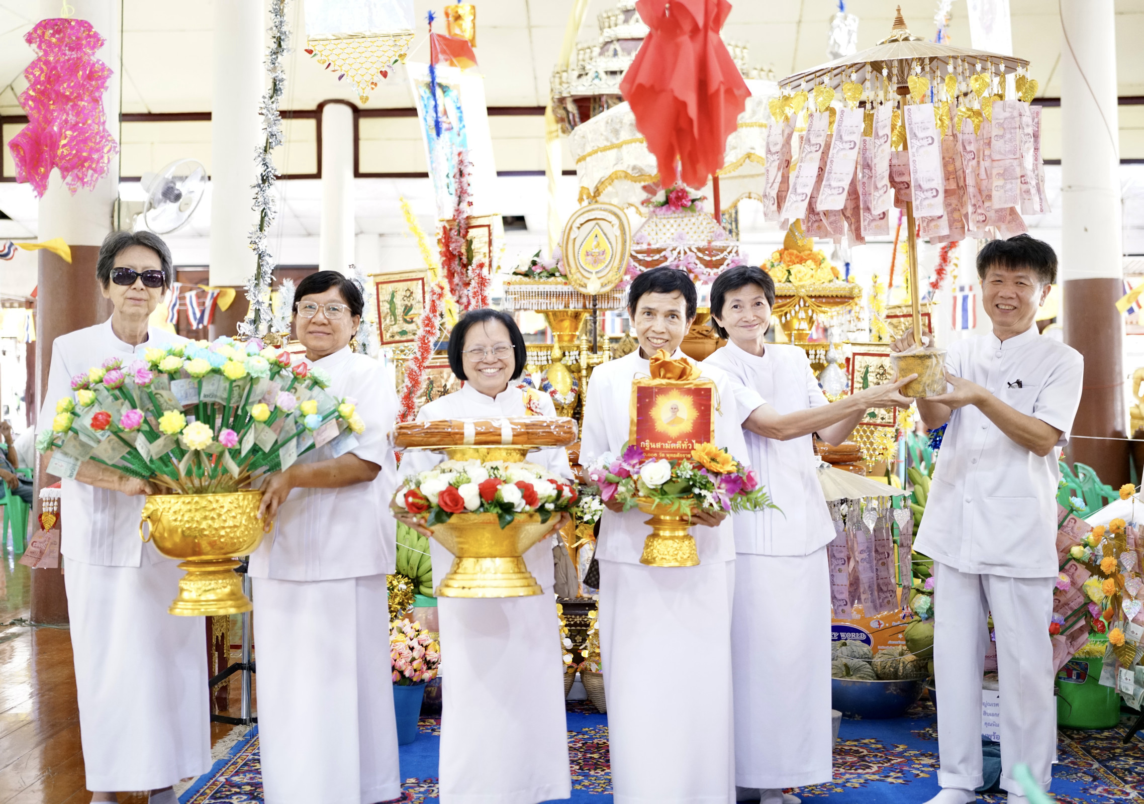 ภาพร่วมพิธีกรรมวัดมะค่า