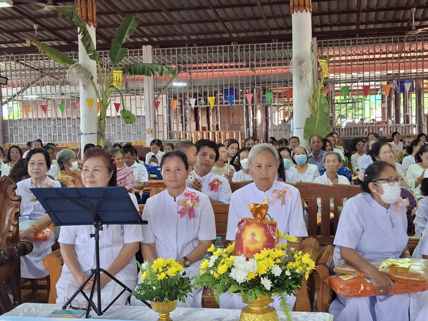 ภาพร่วมพิธีกรรมวัดส่องแดด