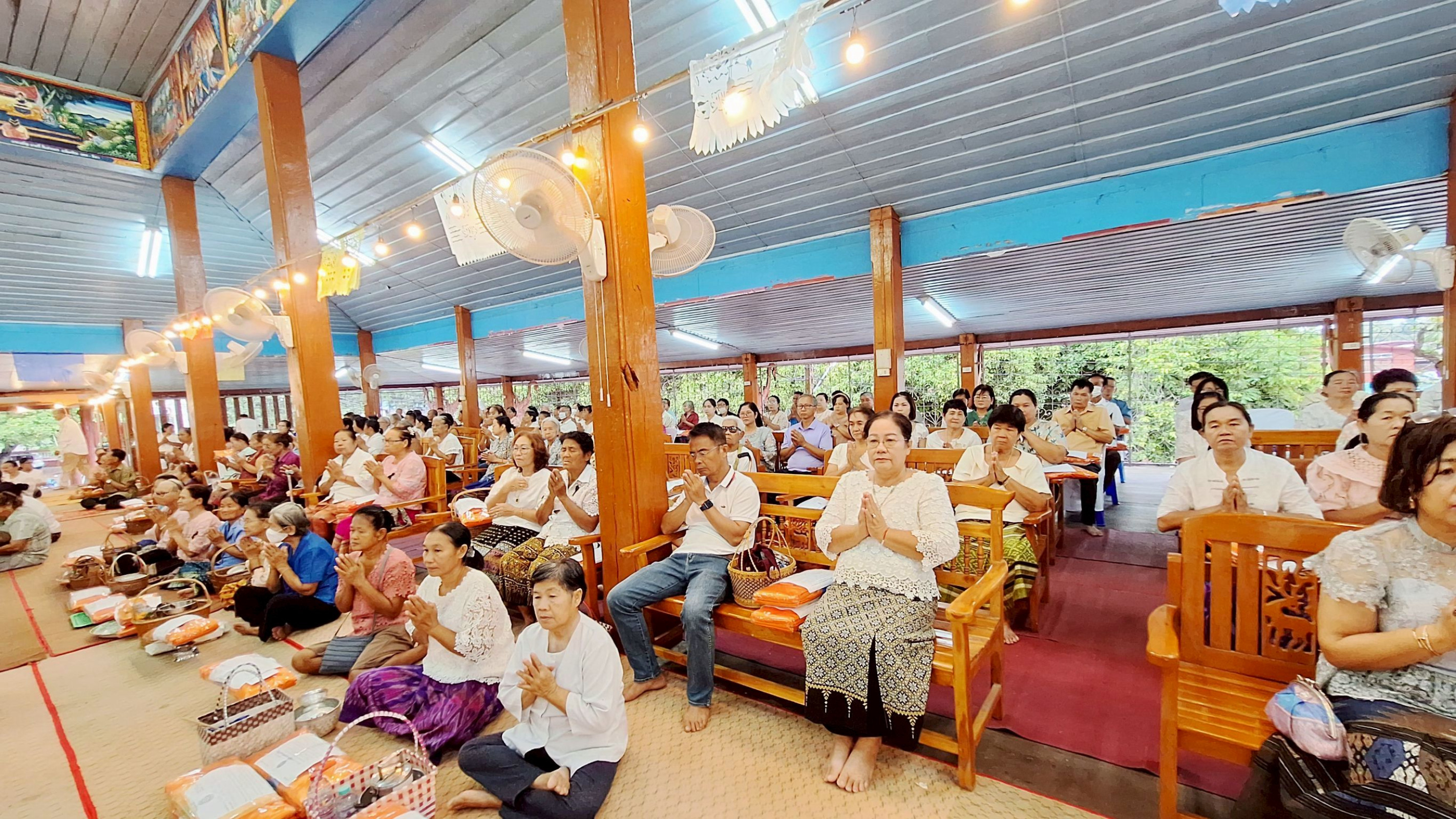 ภาพร่วมพิธีกรรมวัดวังแดงสาม