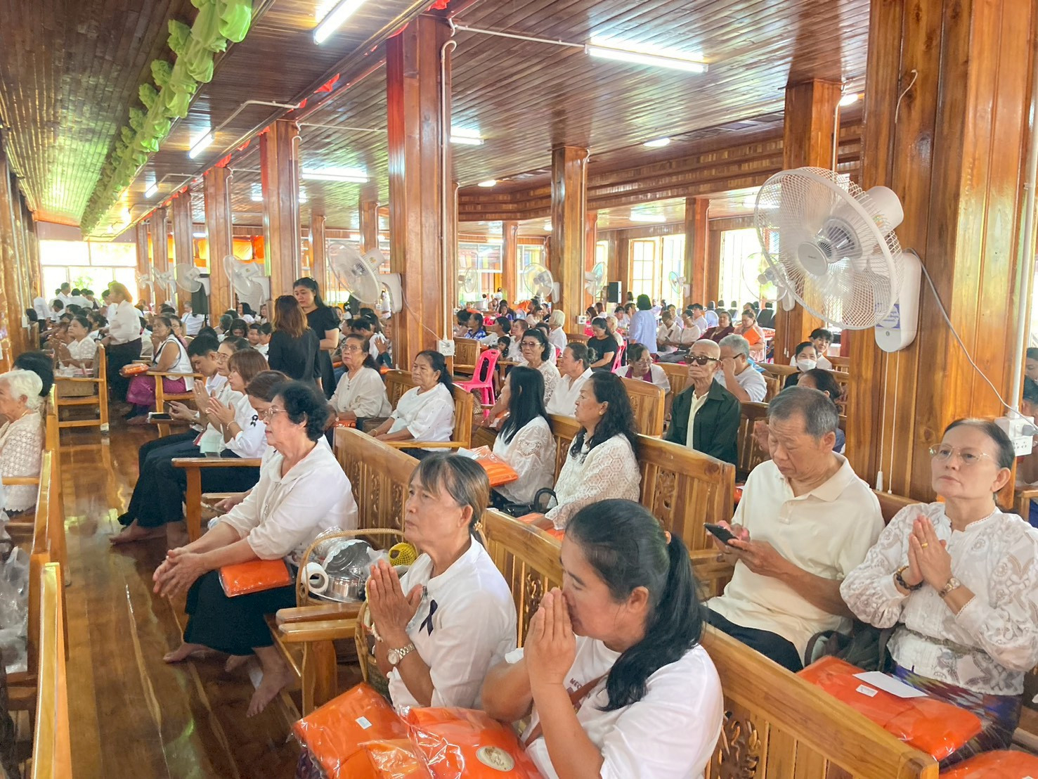 ภาพร่วมพิธีกรรมวัดท่าไม้เหนือ