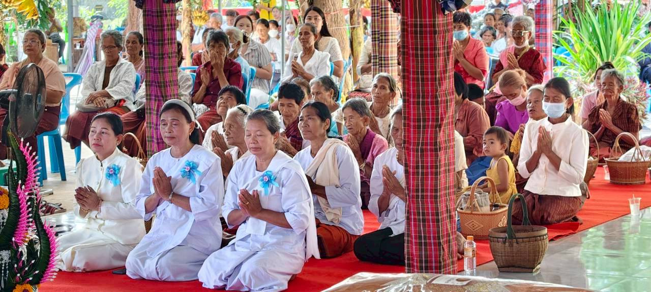 ภาพร่วมพิธีกรรมวัดบ้านเกาะ
