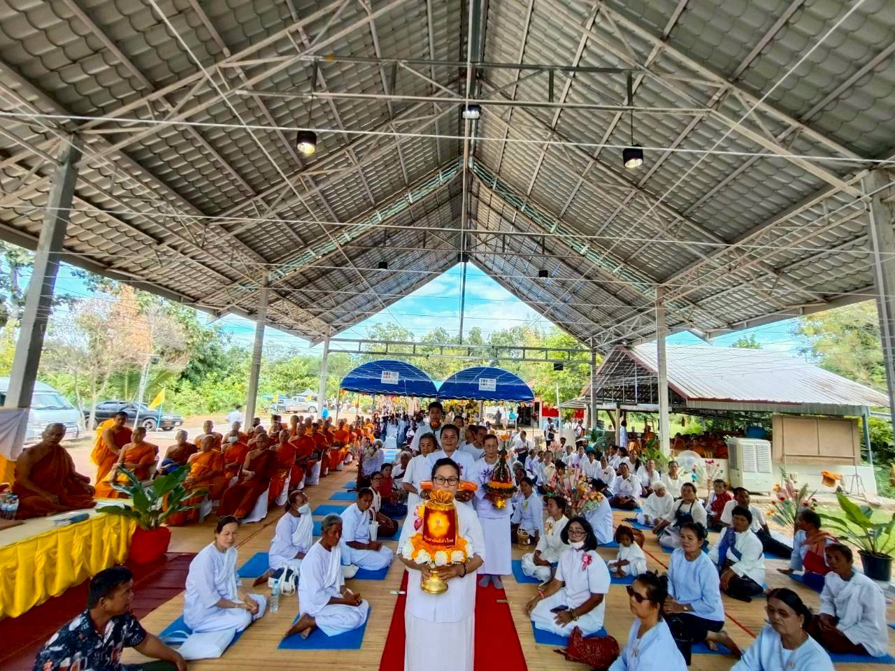 ภาพร่วมพิธีกรรมที่พักสงฆ์แก้วมงคล