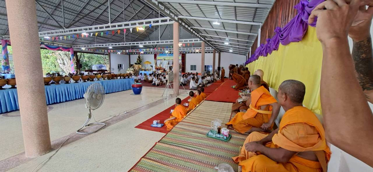 ภาพร่วมพิธีกรรมวัดโพธิ์ศรีสว่างหนองช้าง