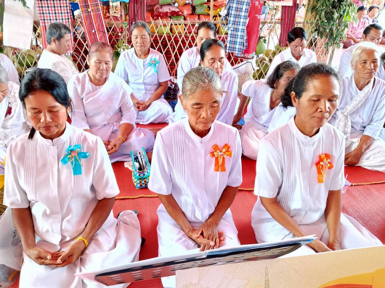 ภาพร่วมพิธีกรรมสำนักสงฆ์ธาตุทอง