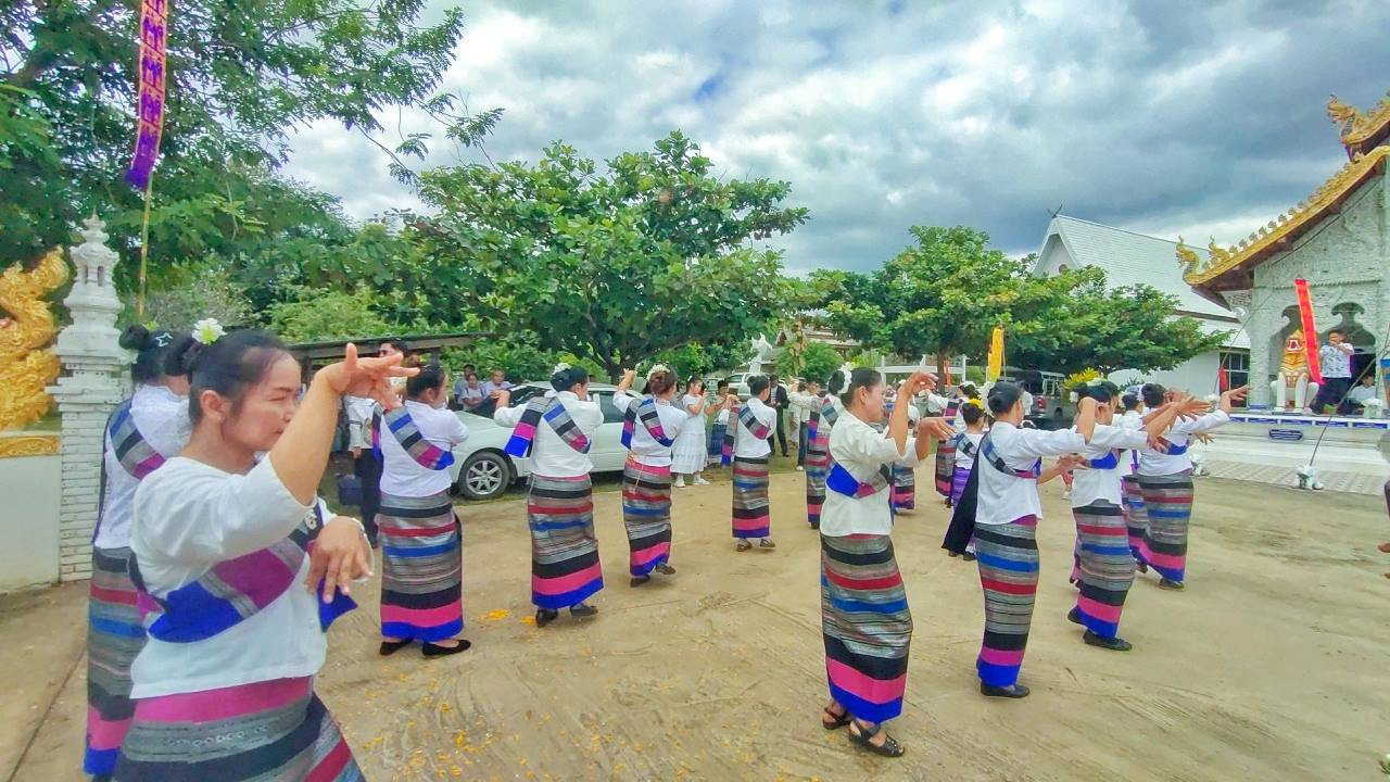 ภาพร่วมพิธีกรรมวัดหลับมืนไตย
