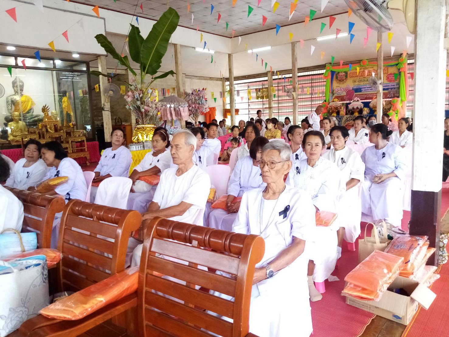 ภาพร่วมพิธีกรรมวัดหนองแหน