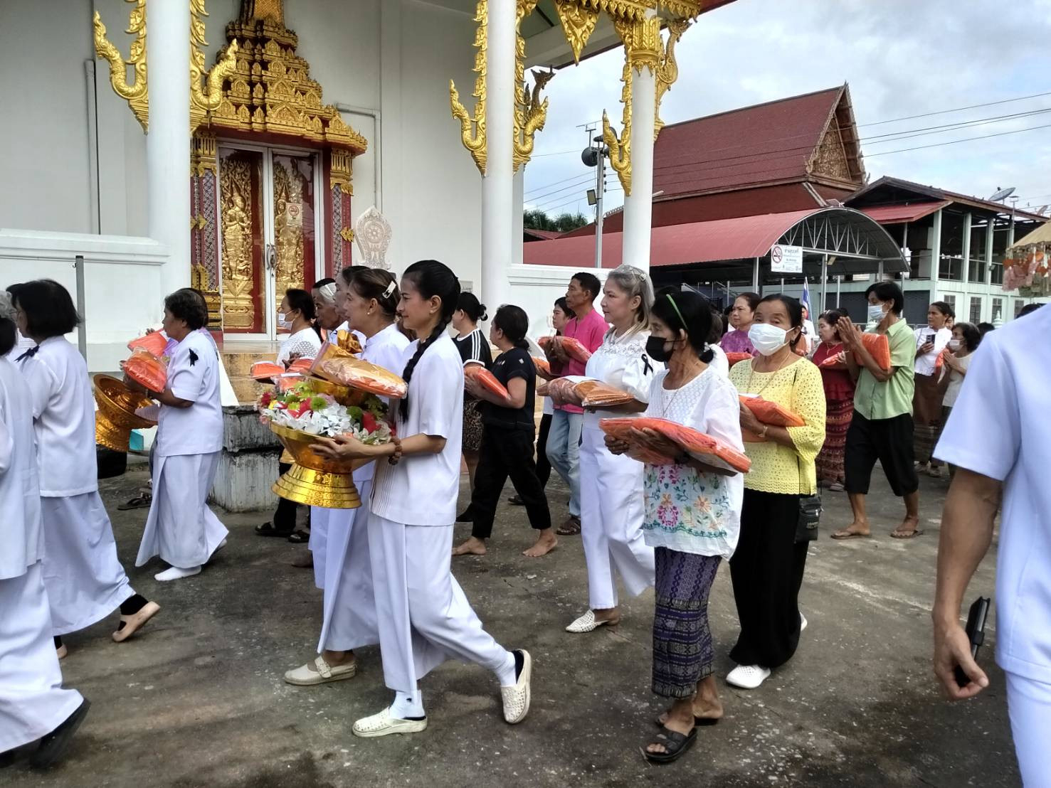 ภาพร่วมพิธีกรรมวัดบ้านกร่าง