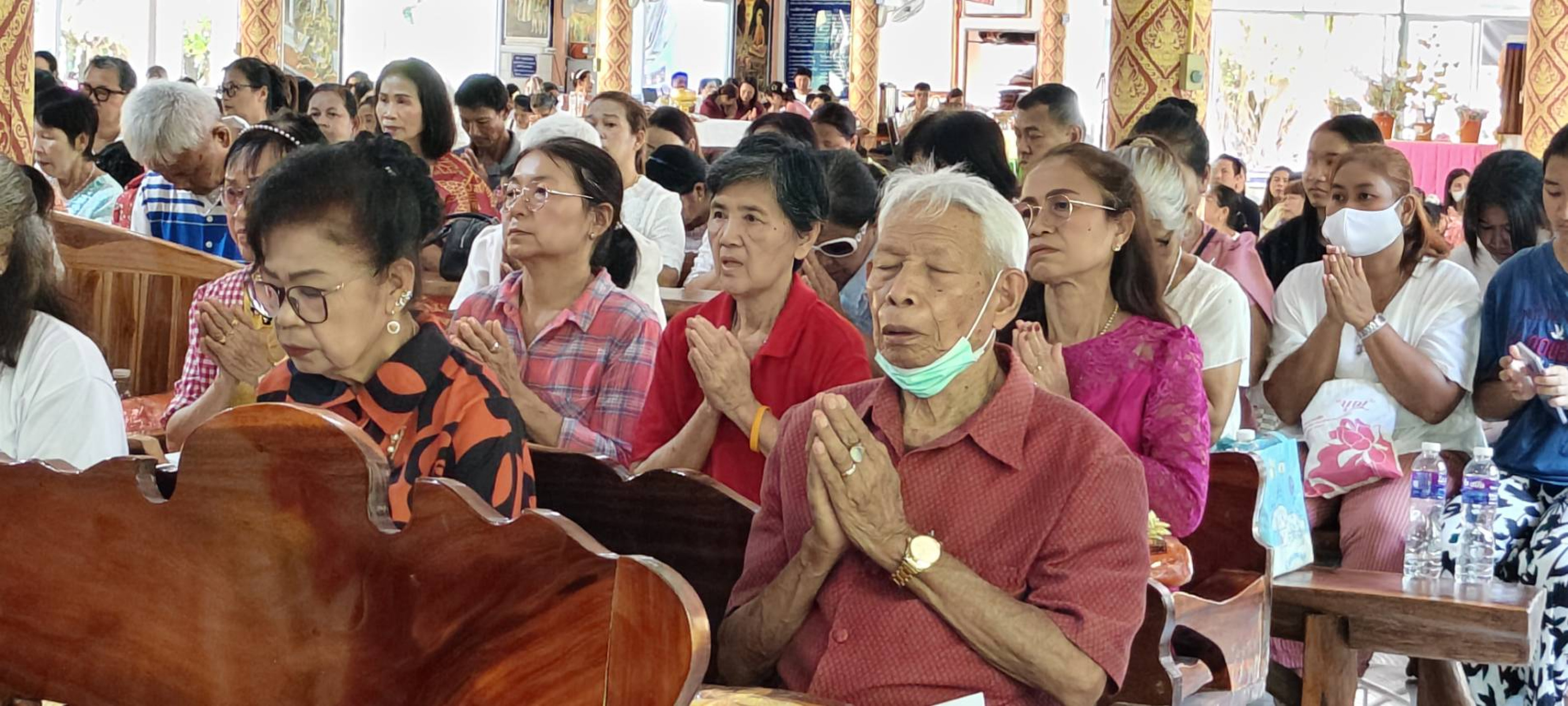 ภาพร่วมพิธีกรรมวัดบ้านกาบเชิง