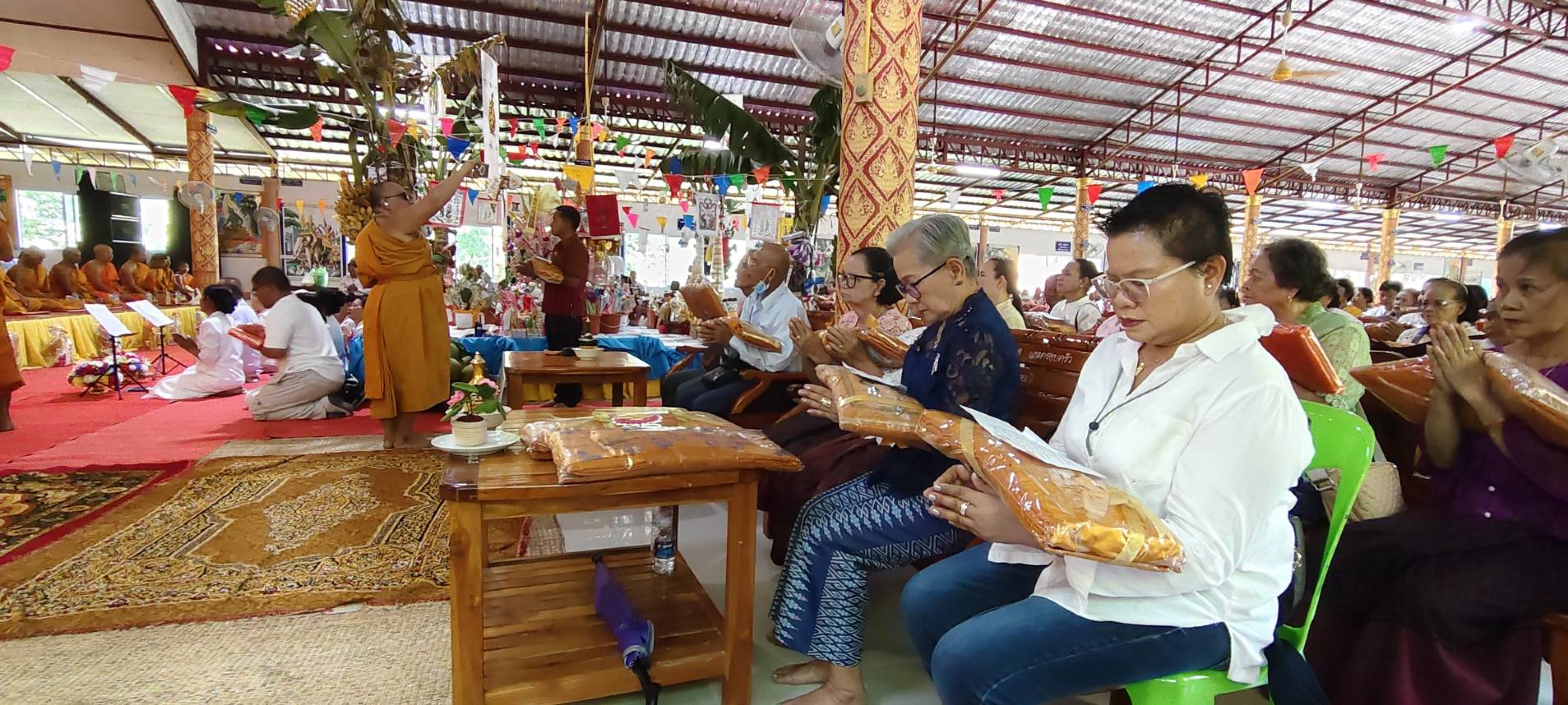 ภาพร่วมพิธีกรรมวัดบ้านกาบเชิง