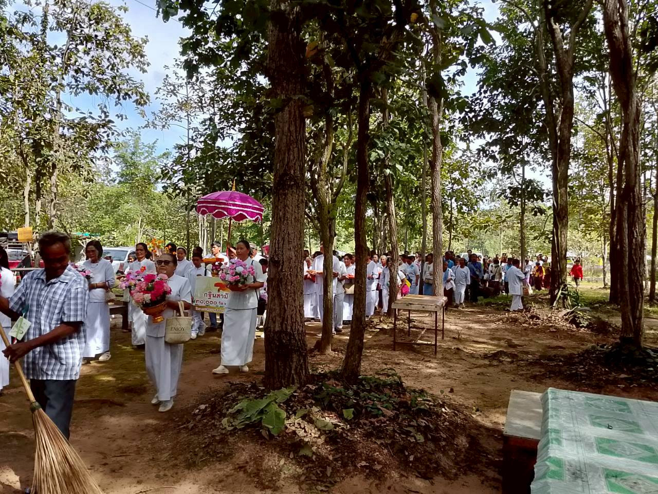 ภาพร่วมพิธีกรรมสำนักสงฆ์พุทธภูสิงห์