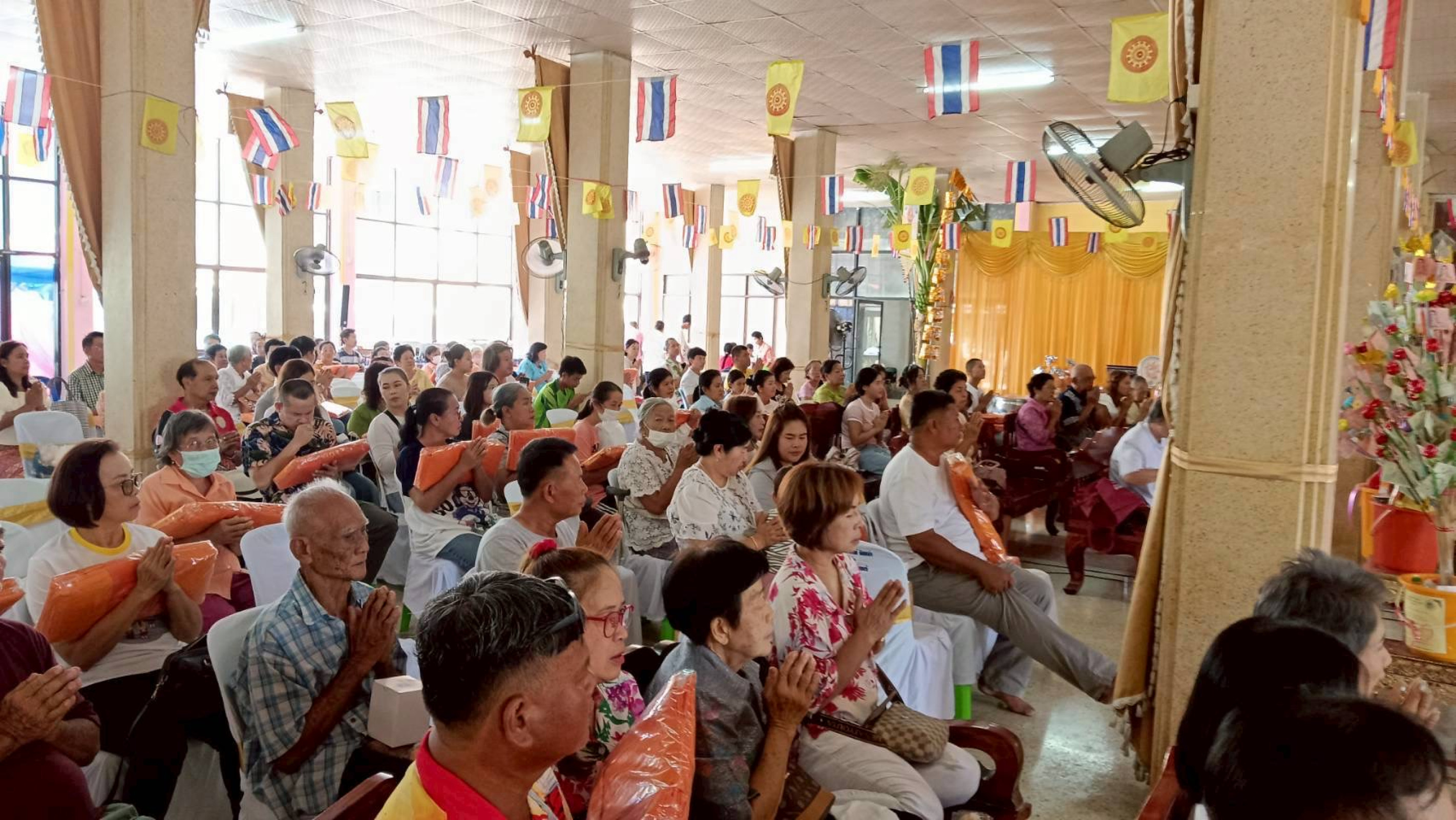 ภาพร่วมพิธีกรรมวัดกุ่มแต้