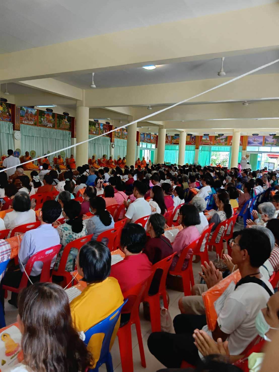 ภาพร่วมพิธีกรรมวัดมะขามเตี้ย