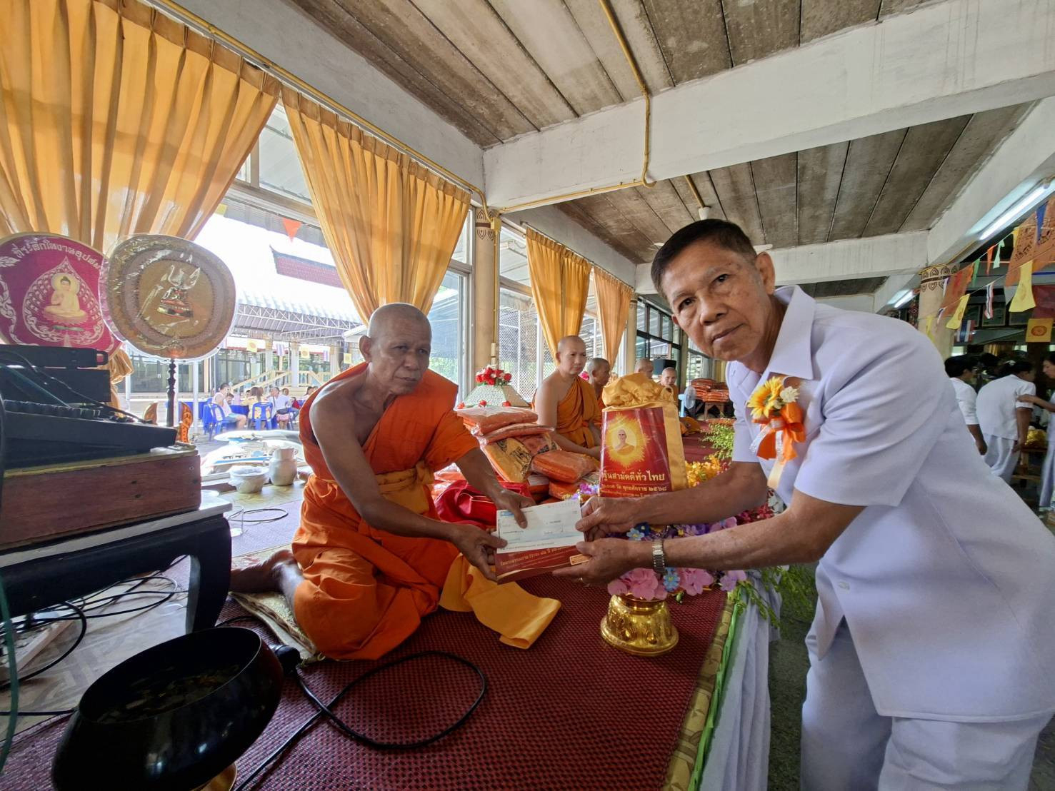 ภาพร่วมพิธีกรรมสำนักสงฆ์หนองสองเฒ่า