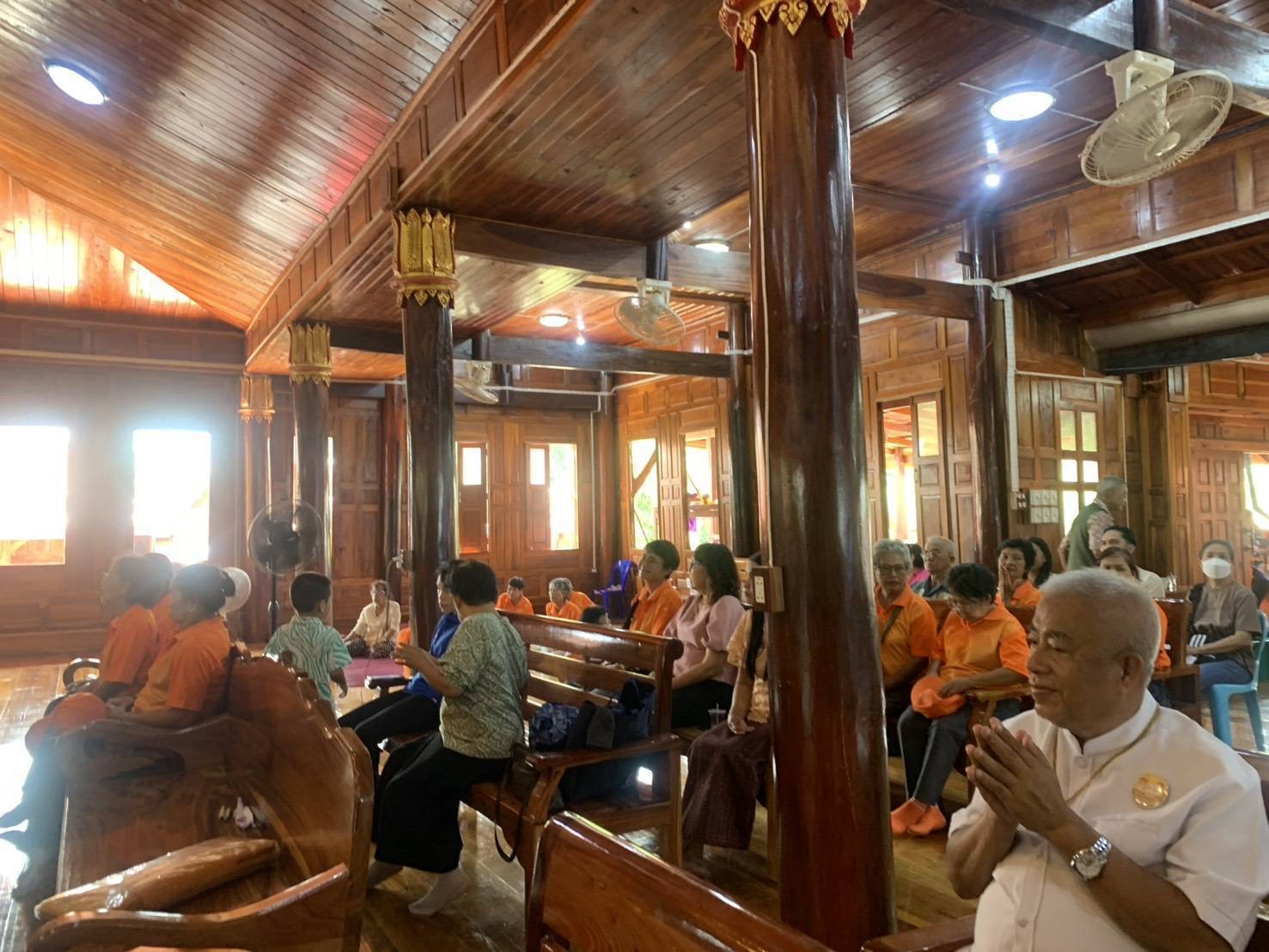 ภาพร่วมพิธีกรรมวัดม่วงหวาน