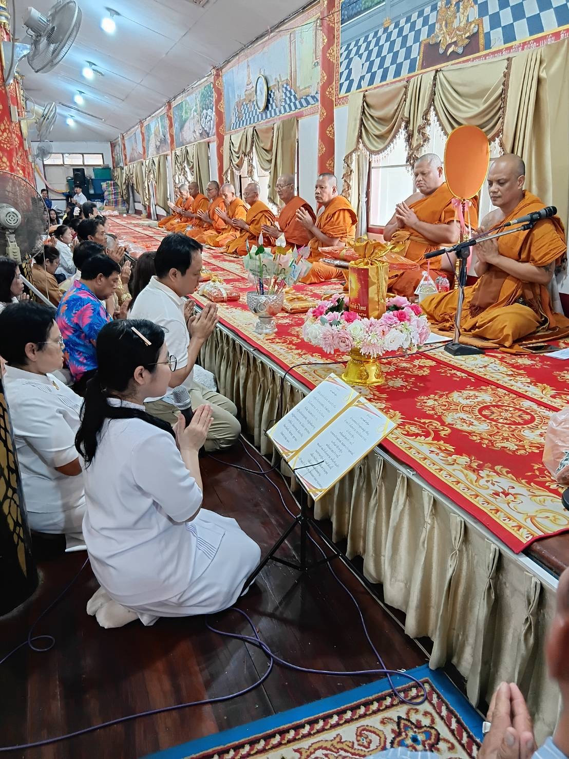 ภาพร่วมพิธีกรรมวัดเทพมงคล