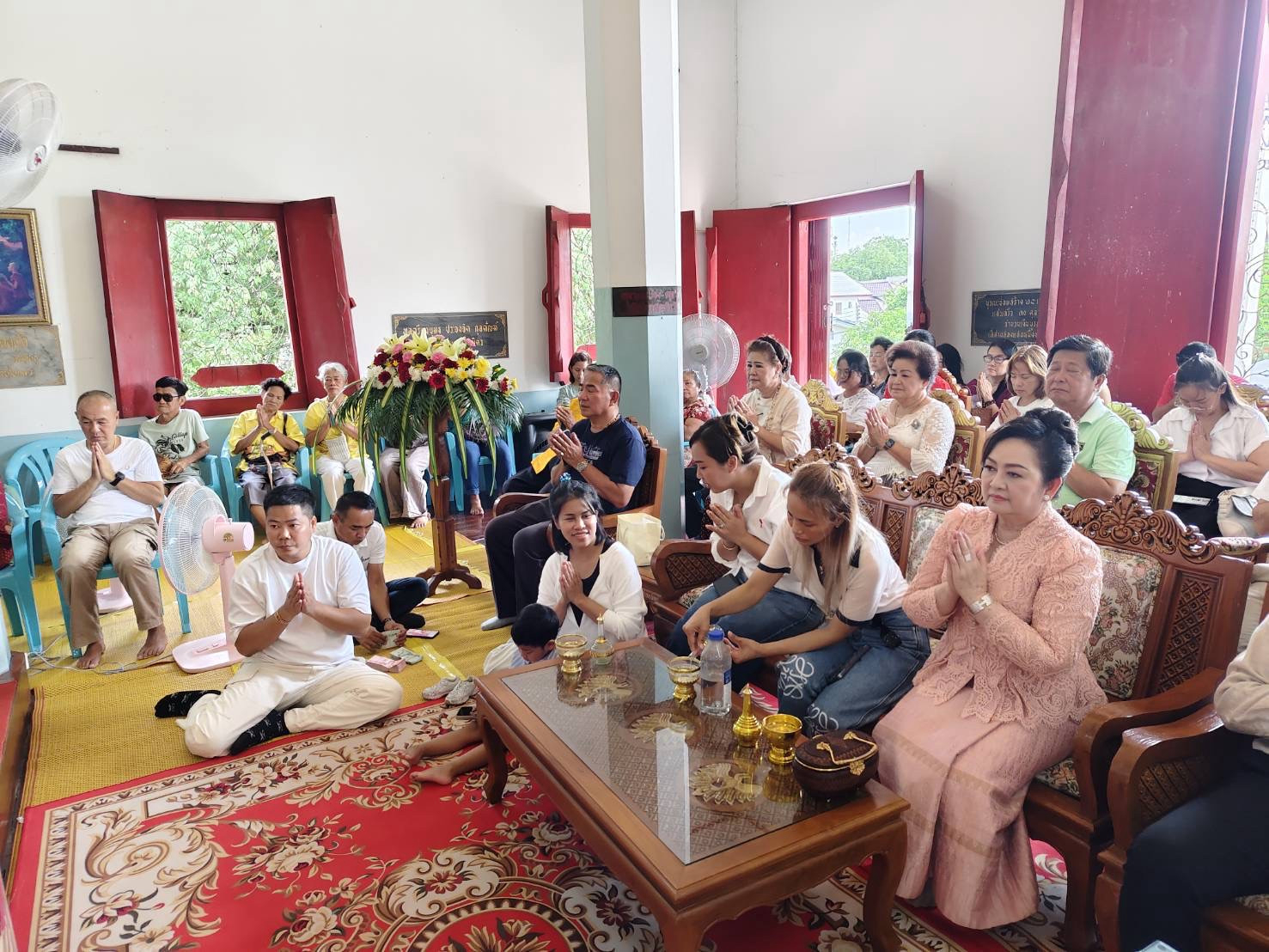 ภาพร่วมพิธีกรรมวัดกุฎีทอง