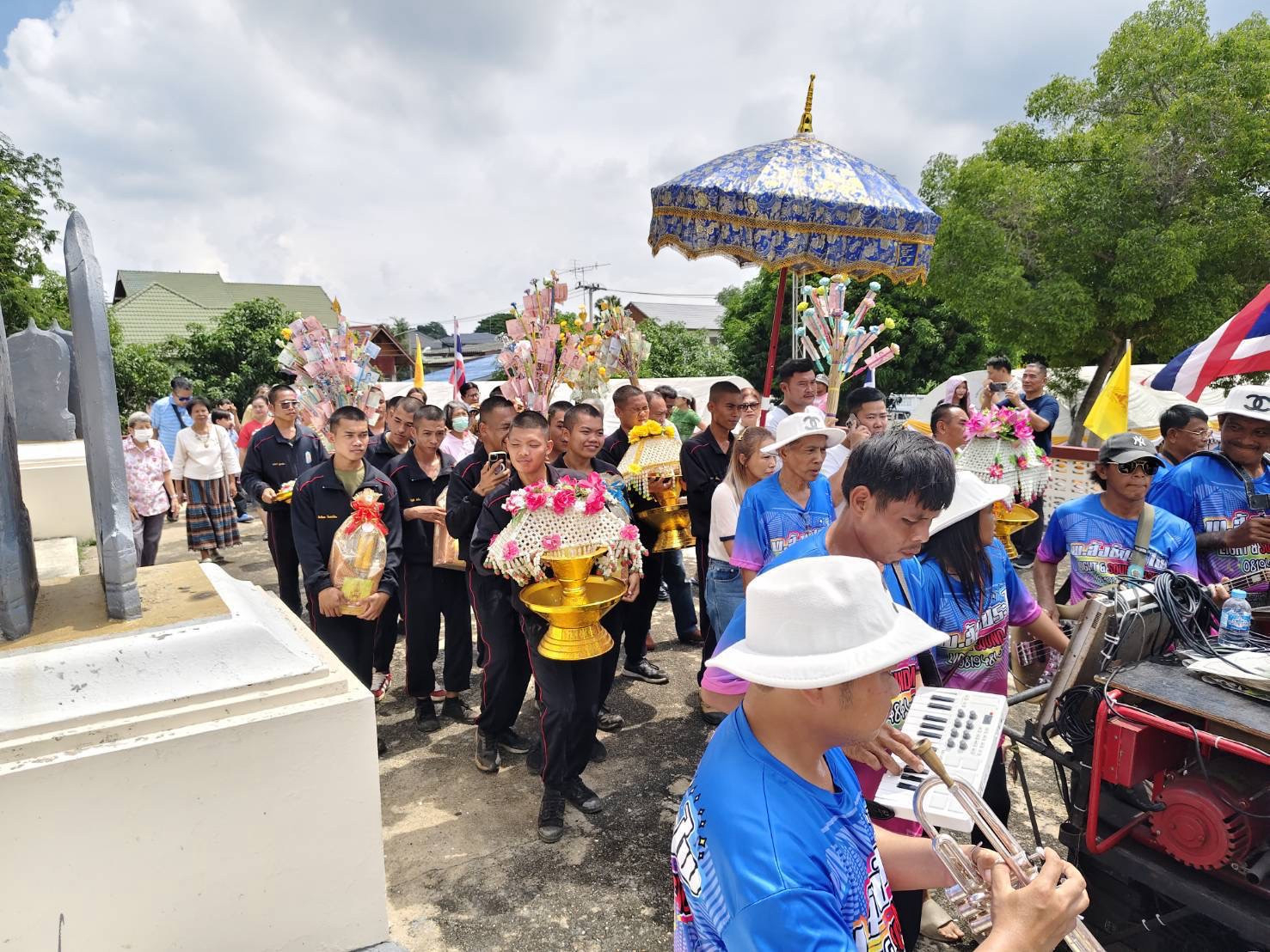 ภาพร่วมพิธีกรรมวัดกุฎีทอง