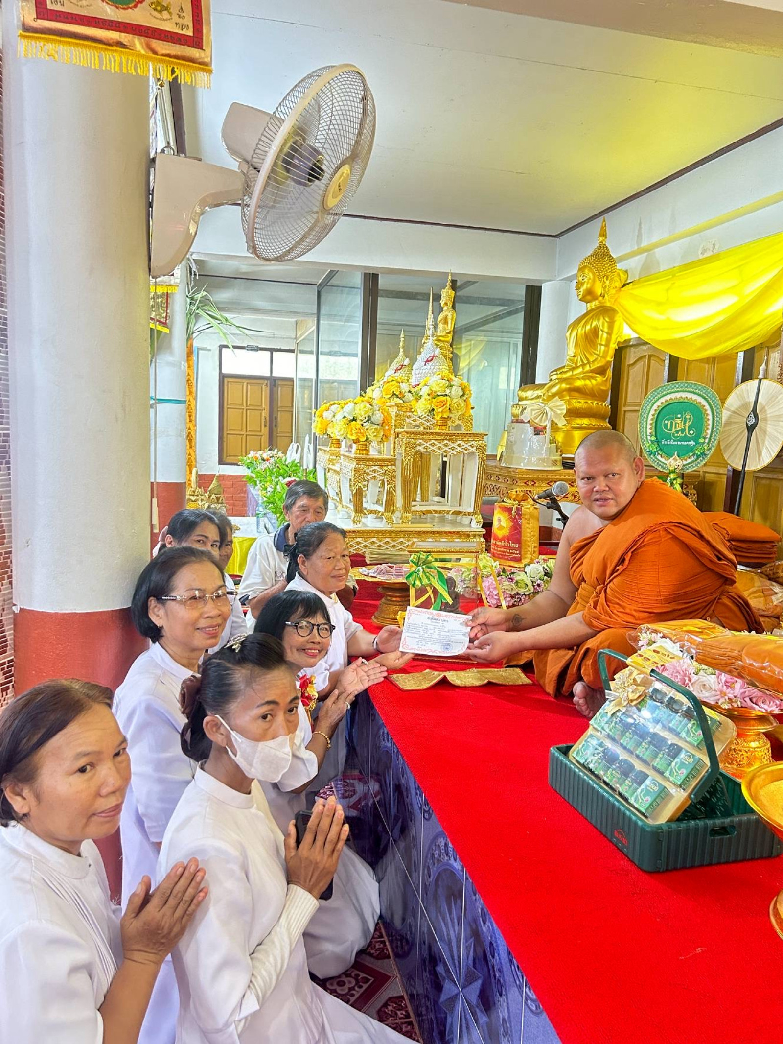 ภาพร่วมพิธีกรรมวัดแจ้ง