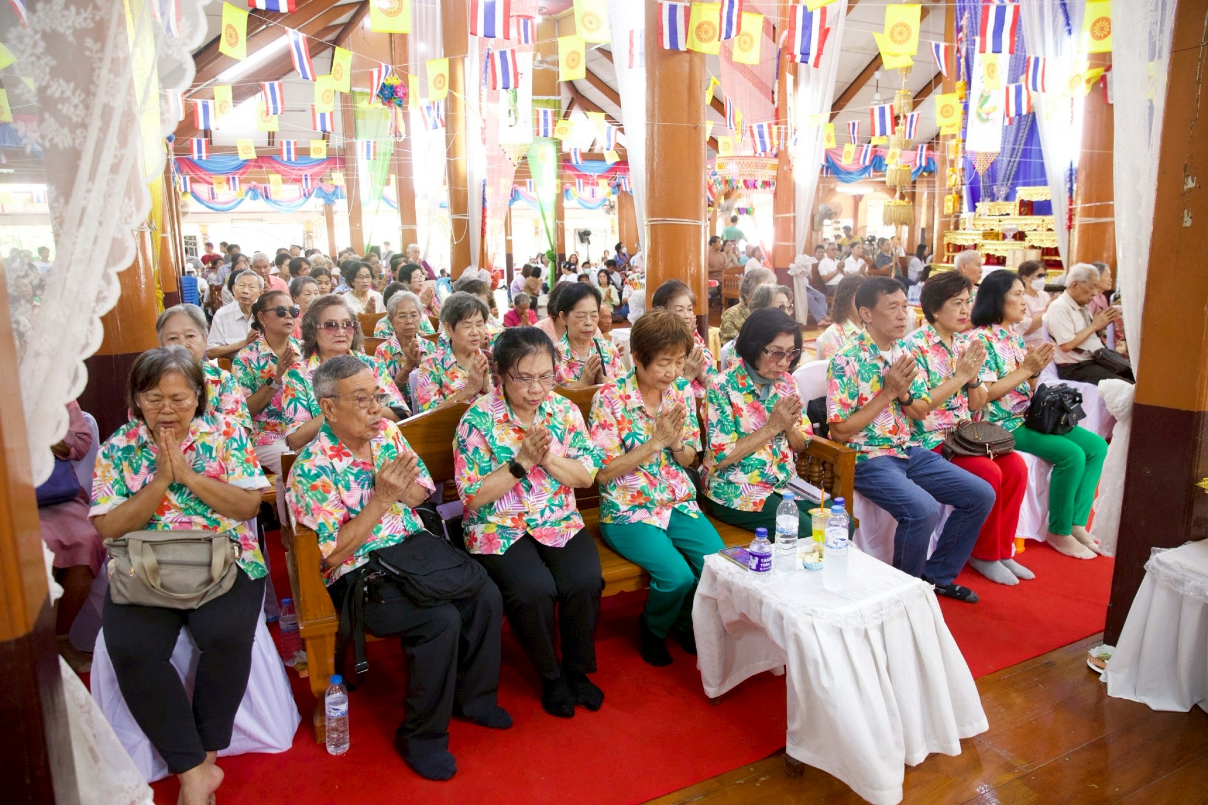 ภาพร่วมพิธีกรรมวัดโพธิ์