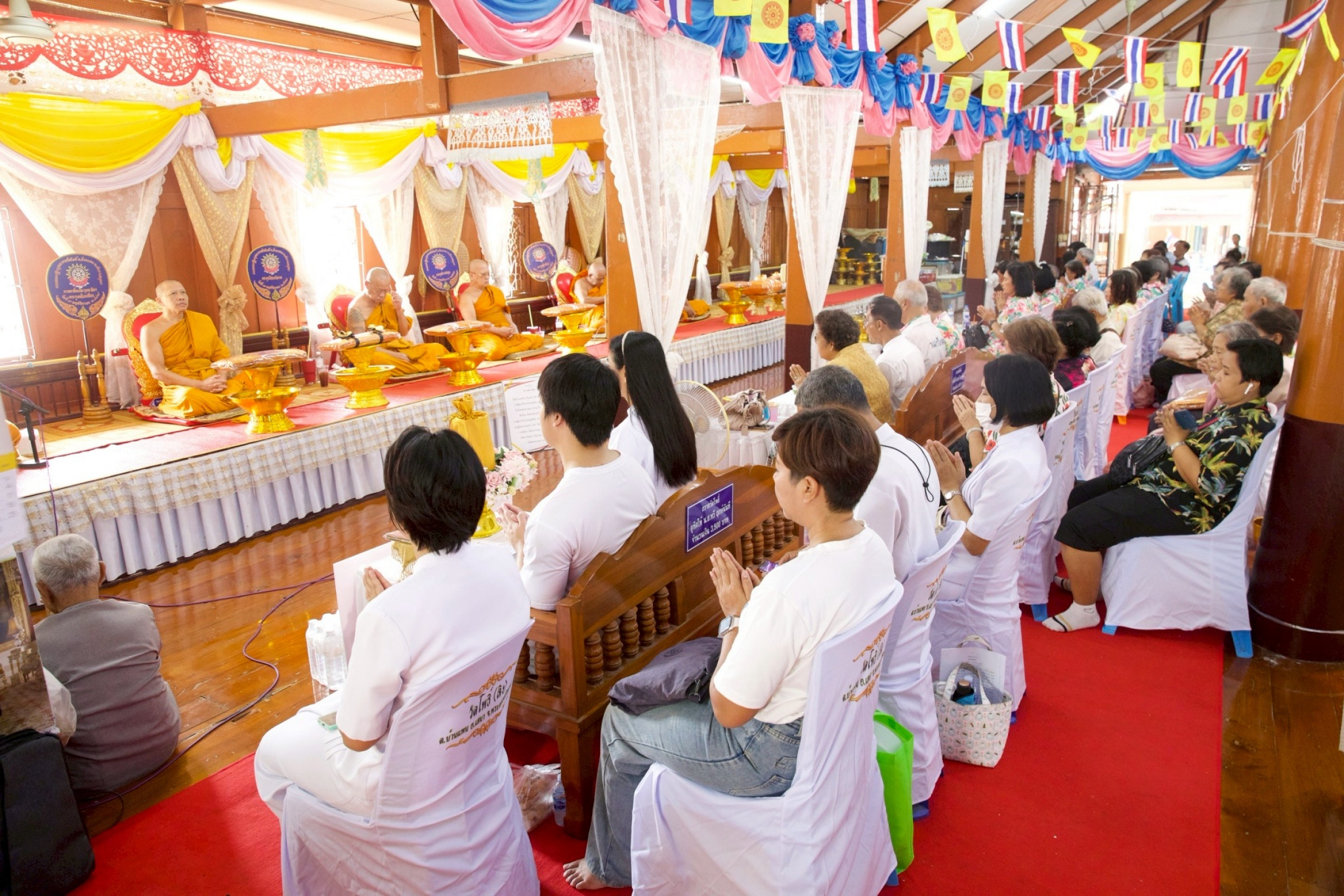 ภาพร่วมพิธีกรรมวัดโพธิ์