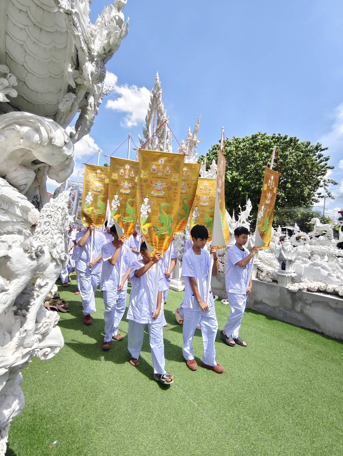 ภาพร่วมพิธีกรรมวัดอินทาราม