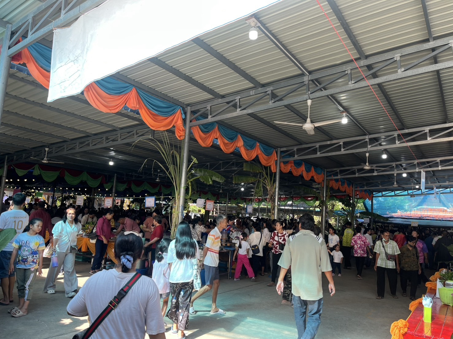 ภาพร่วมพิธีกรรมวัดปิ่นแก้ว