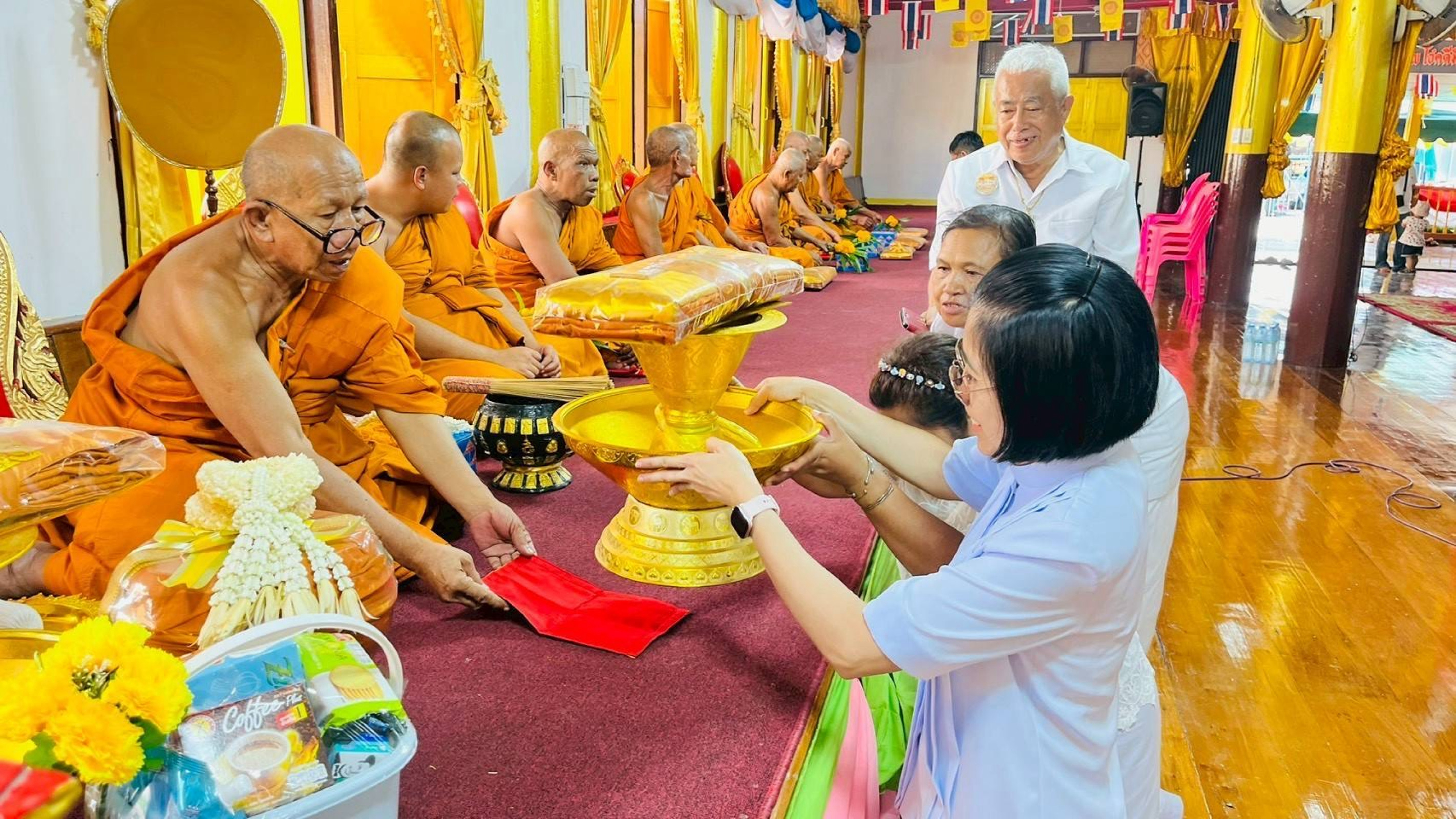 ภาพร่วมพิธีกรรมวัดโรงนา