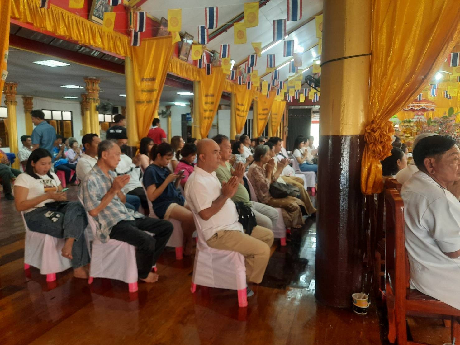 ภาพร่วมพิธีกรรมวัดโรงนา