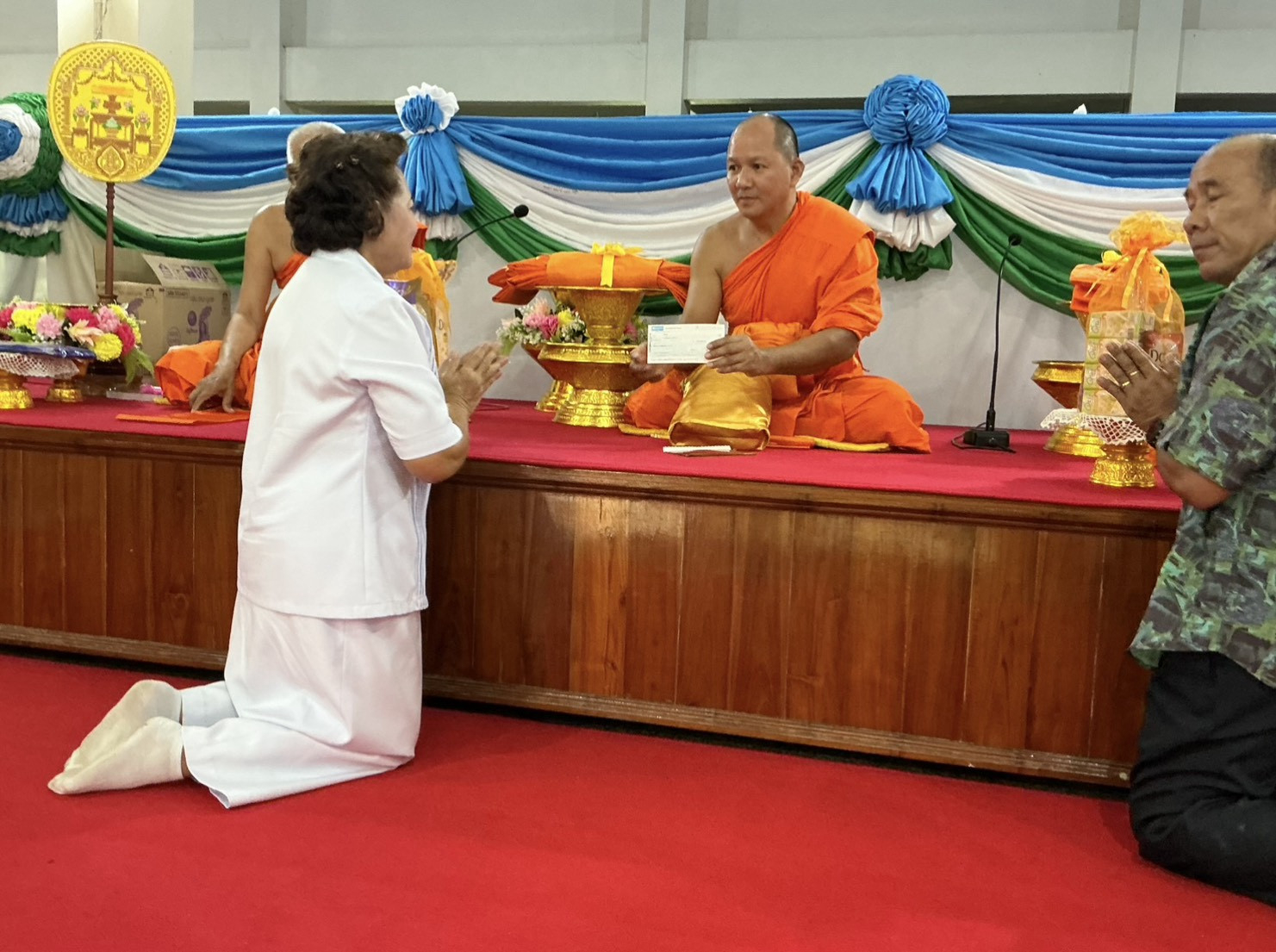 ภาพร่วมขบวนกฐินวัดราษฎร์เจริญ