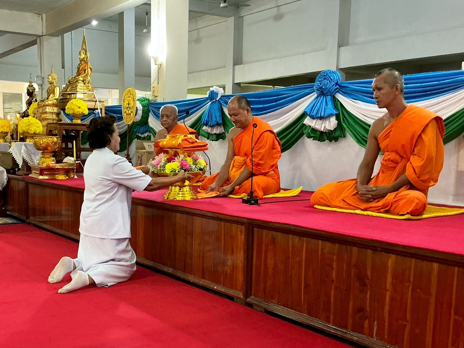 ภาพร่วมพิธีกรรมวัดราษฎร์เจริญ