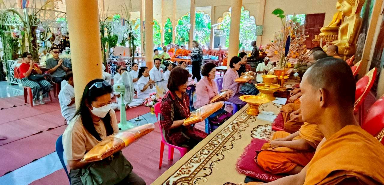 ภาพกล่าวคำถวายกฐินวัดสายธารธรรมปาโมกข์