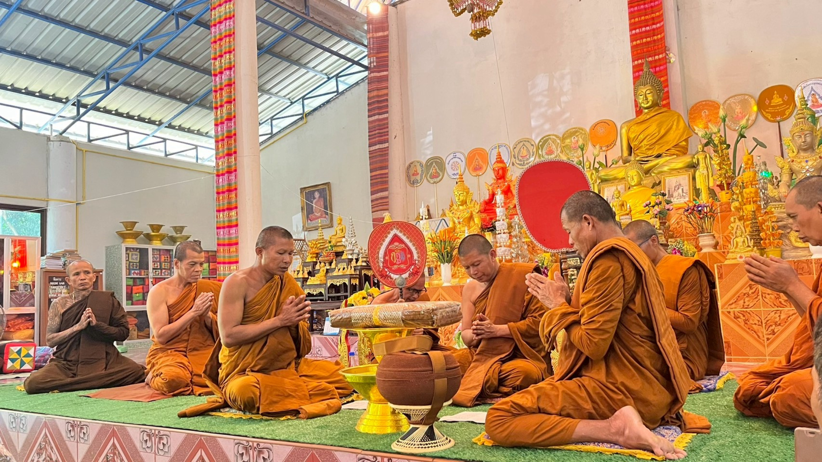 ภาพร่วมพิธีกรรมวัดป่าหนองแกศรีมงคล