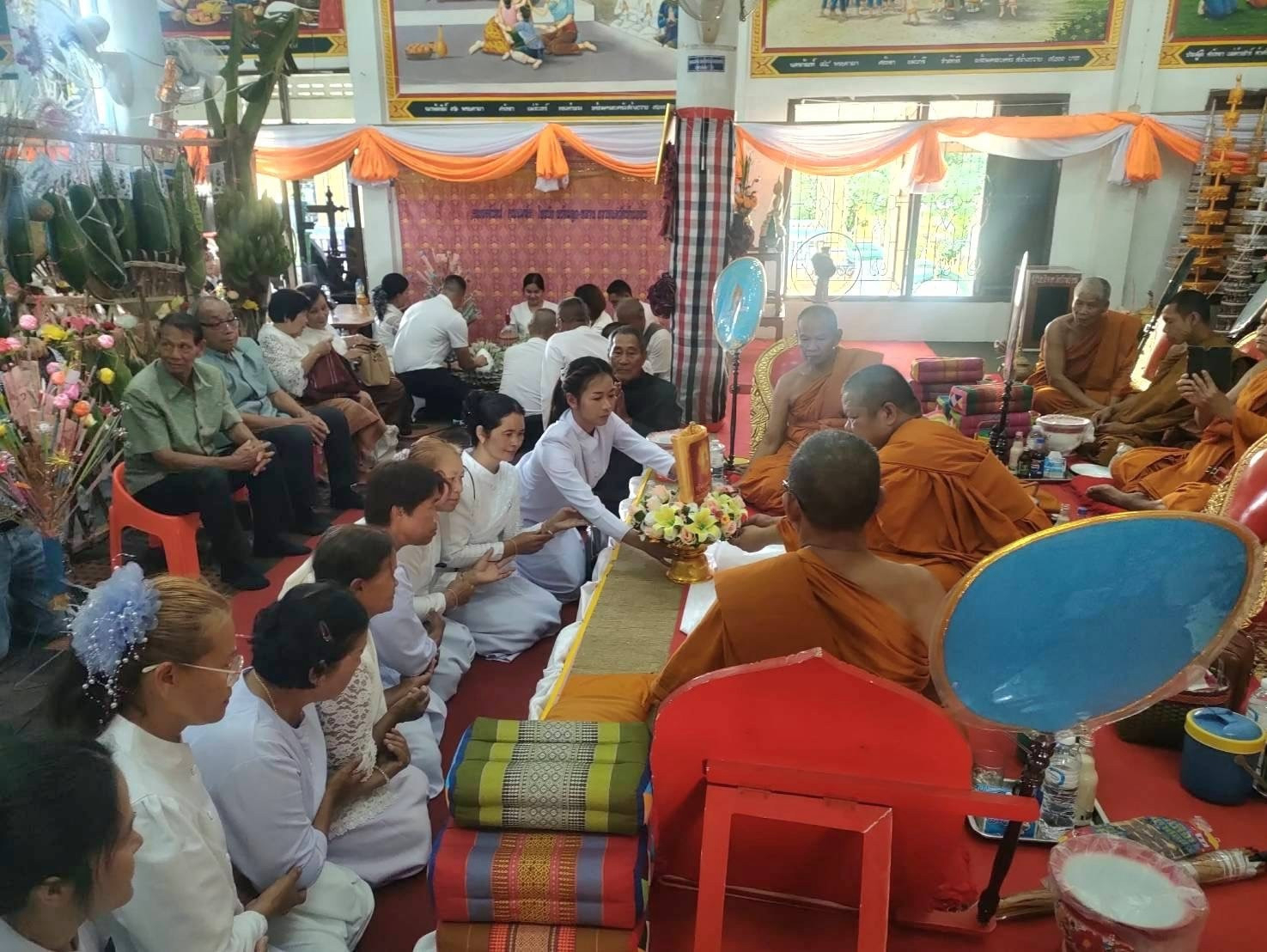 ภาพร่วมพิธีกรรมวัดบ้านถ่อน