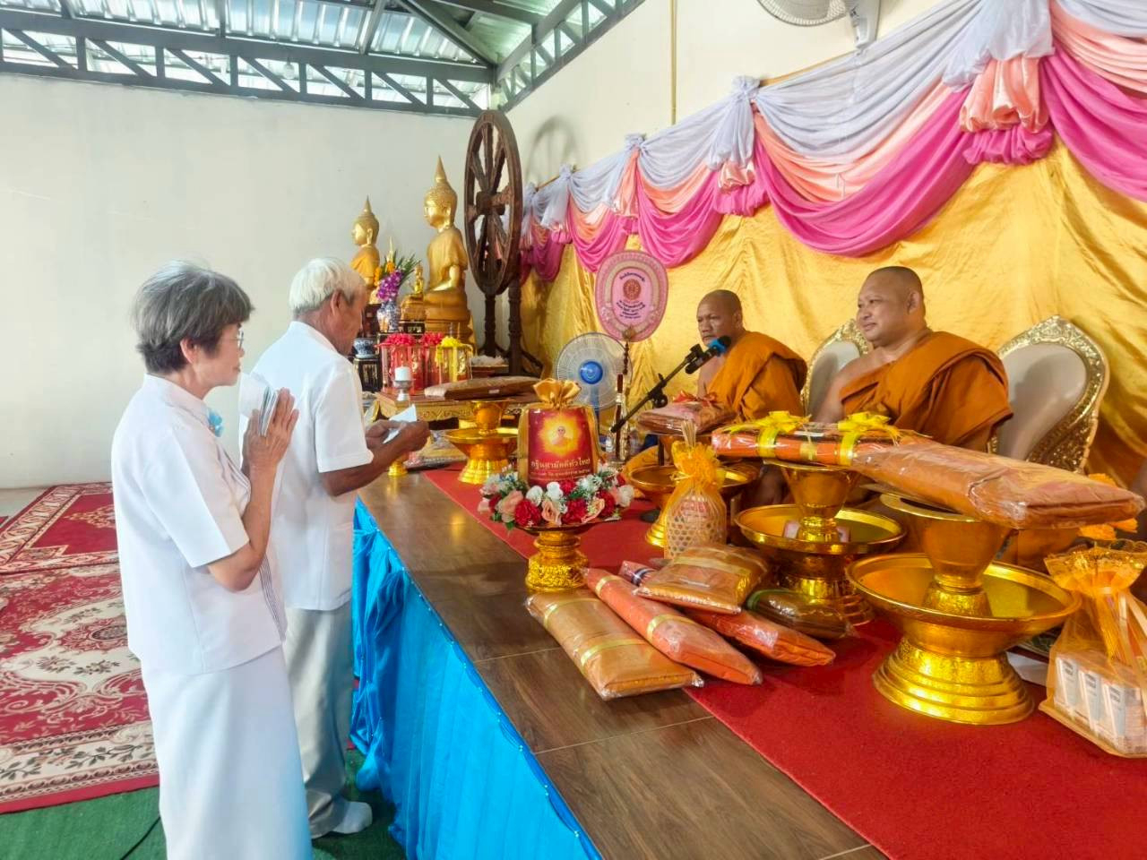 ภาพร่วมพิธีกรรมสำนักสงฆ์หนองหัวแรด