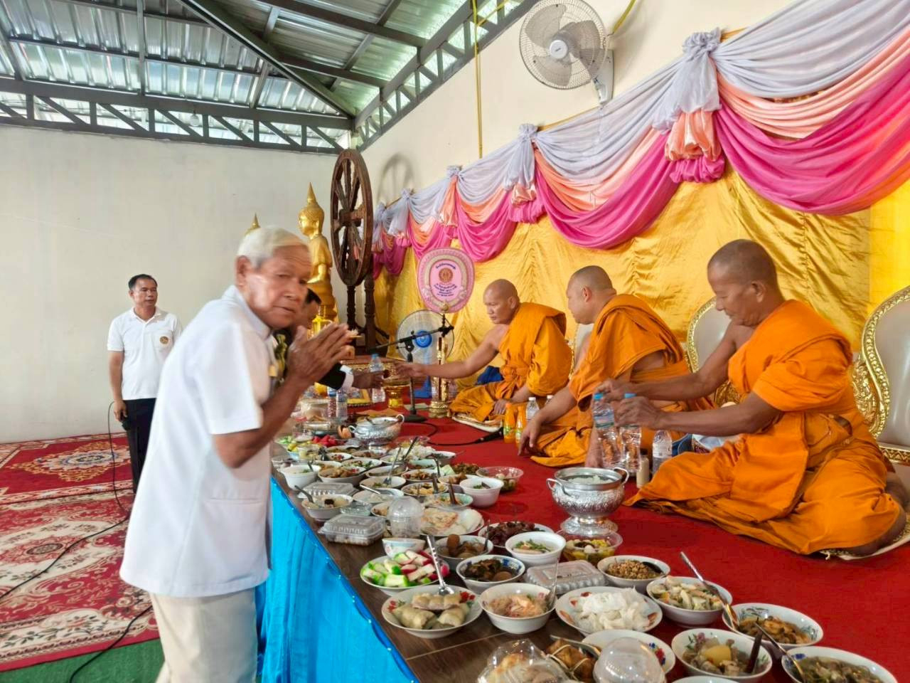 ภาพร่วมพิธีกรรมสำนักสงฆ์หนองหัวแรด