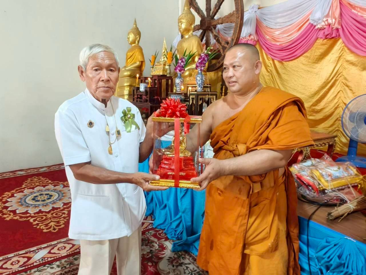 ภาพร่วมพิธีกรรมสำนักสงฆ์หนองหัวแรด