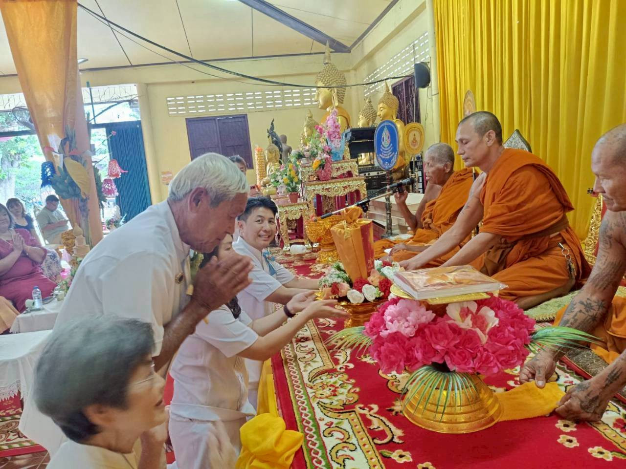 ภาพร่วมพิธีกรรมวัดเขาราวเทียนทอง