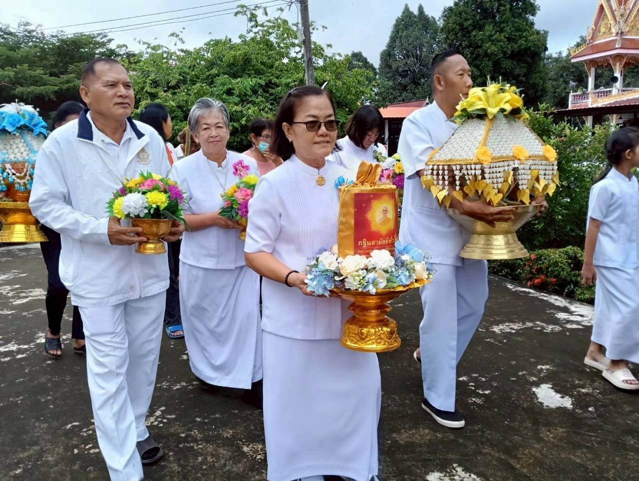 ภาพร่วมพิธีกรรมวัดนก