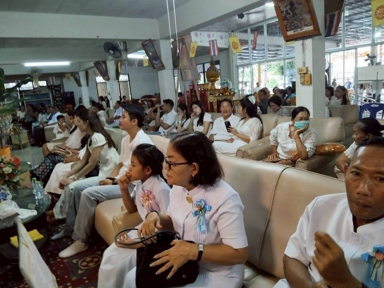 ภาพร่วมพิธีกรรมวัดนก