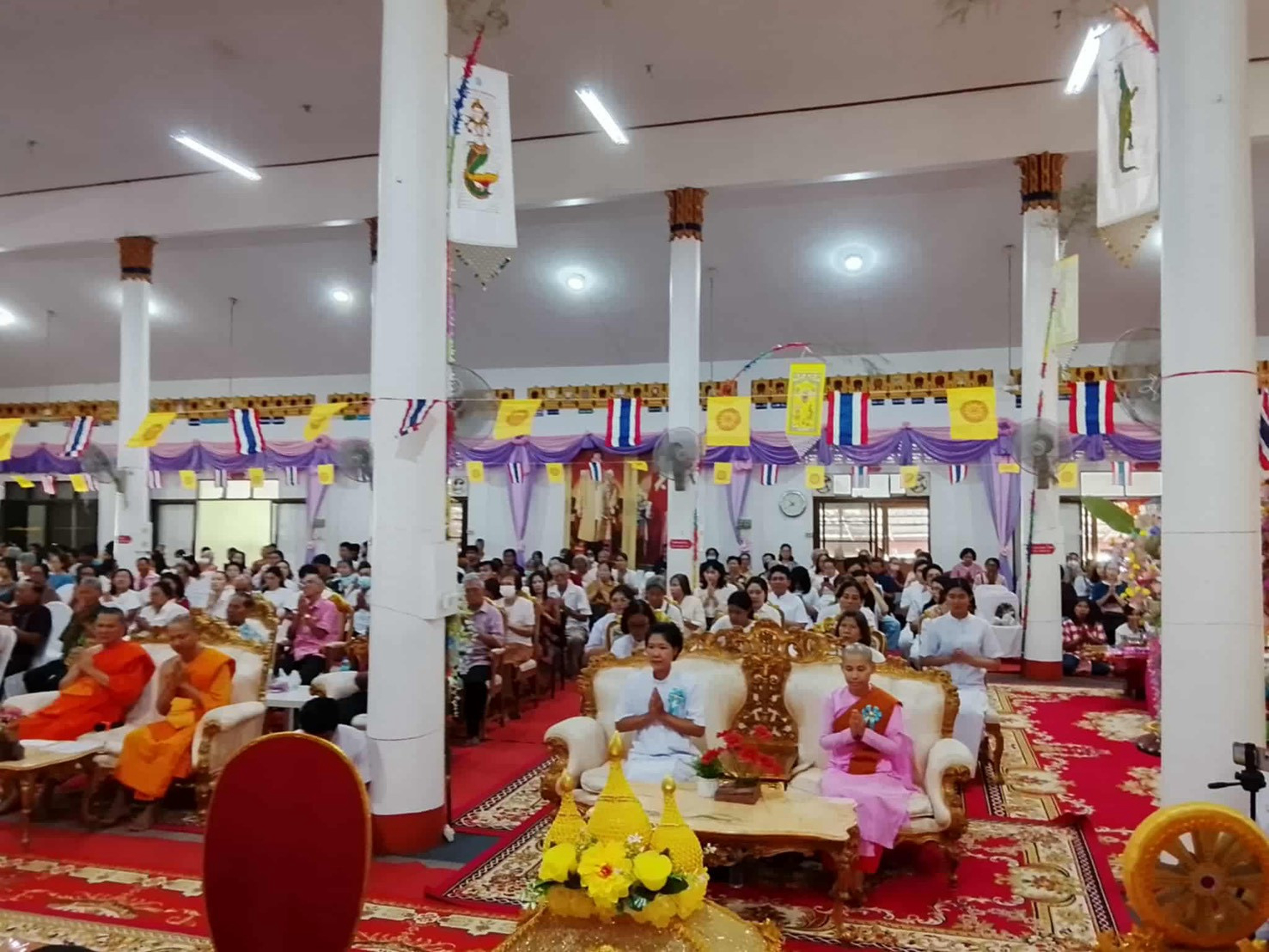 ภาพร่วมพิธีกรรมวัดพระแก้ว