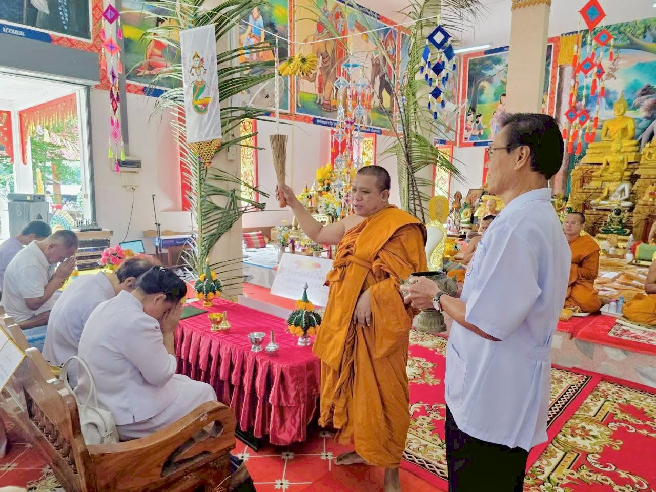 ภาพร่วมพิธีกรรมวัดท่ากกแห่