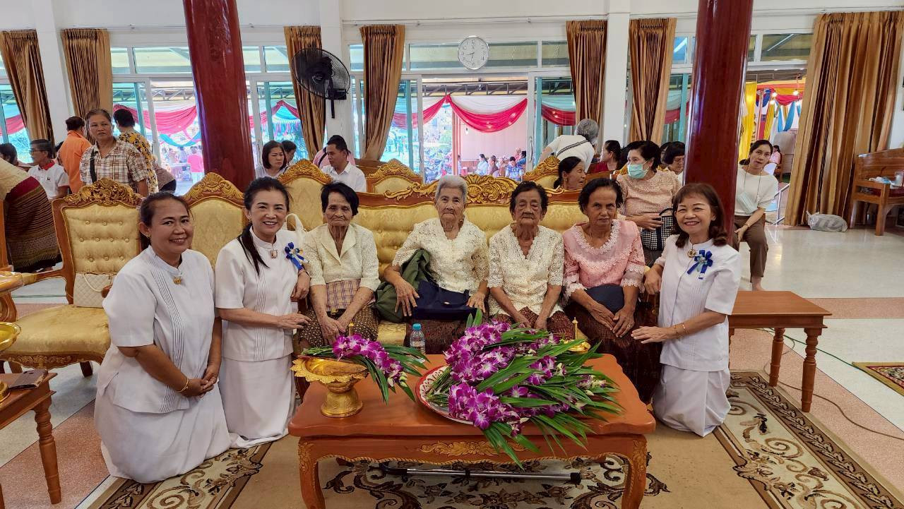 ภาพร่วมพิธีกรรมวัดบัวขวัญ