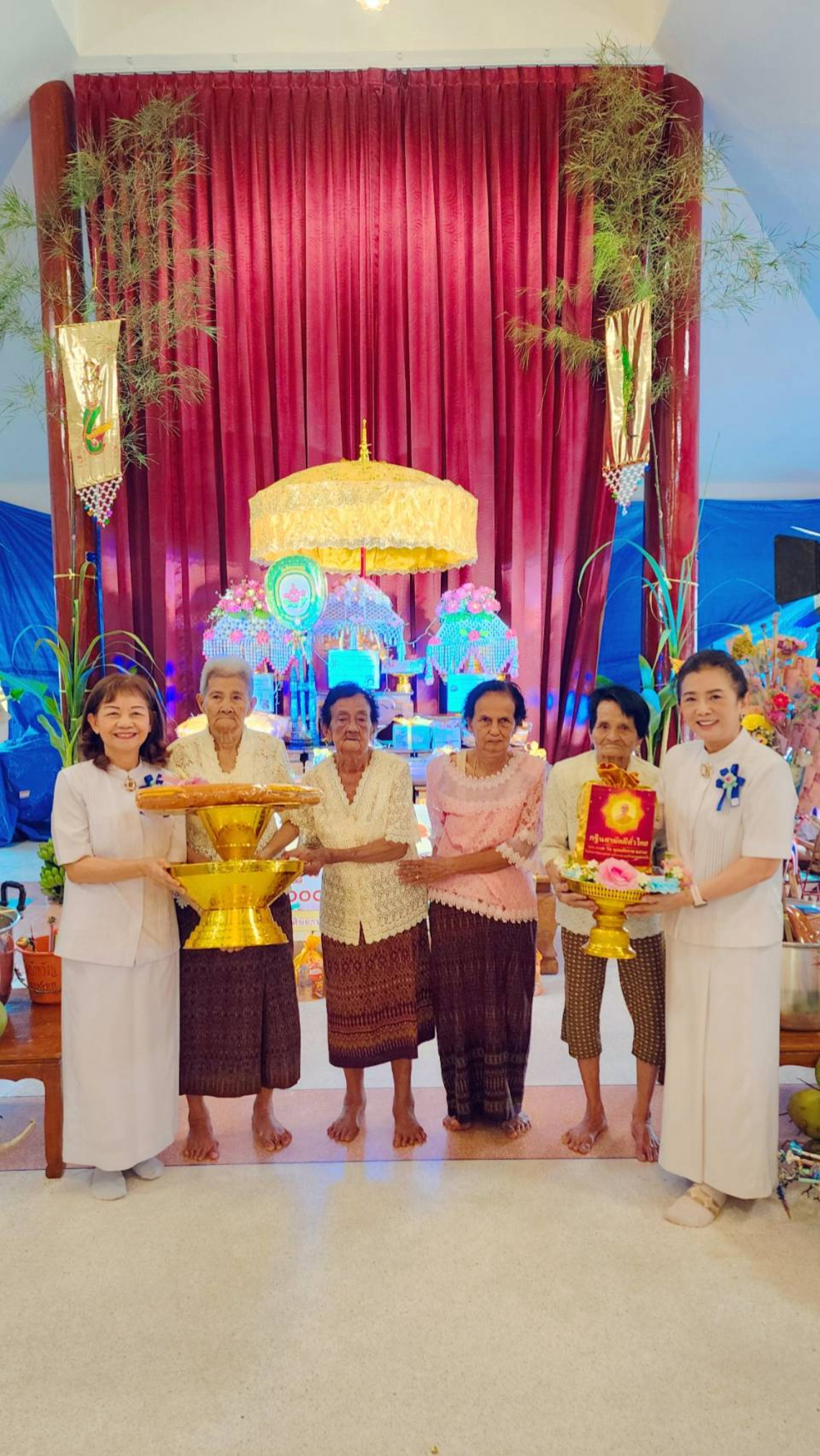 ภาพร่วมพิธีกรรมวัดบัวขวัญ