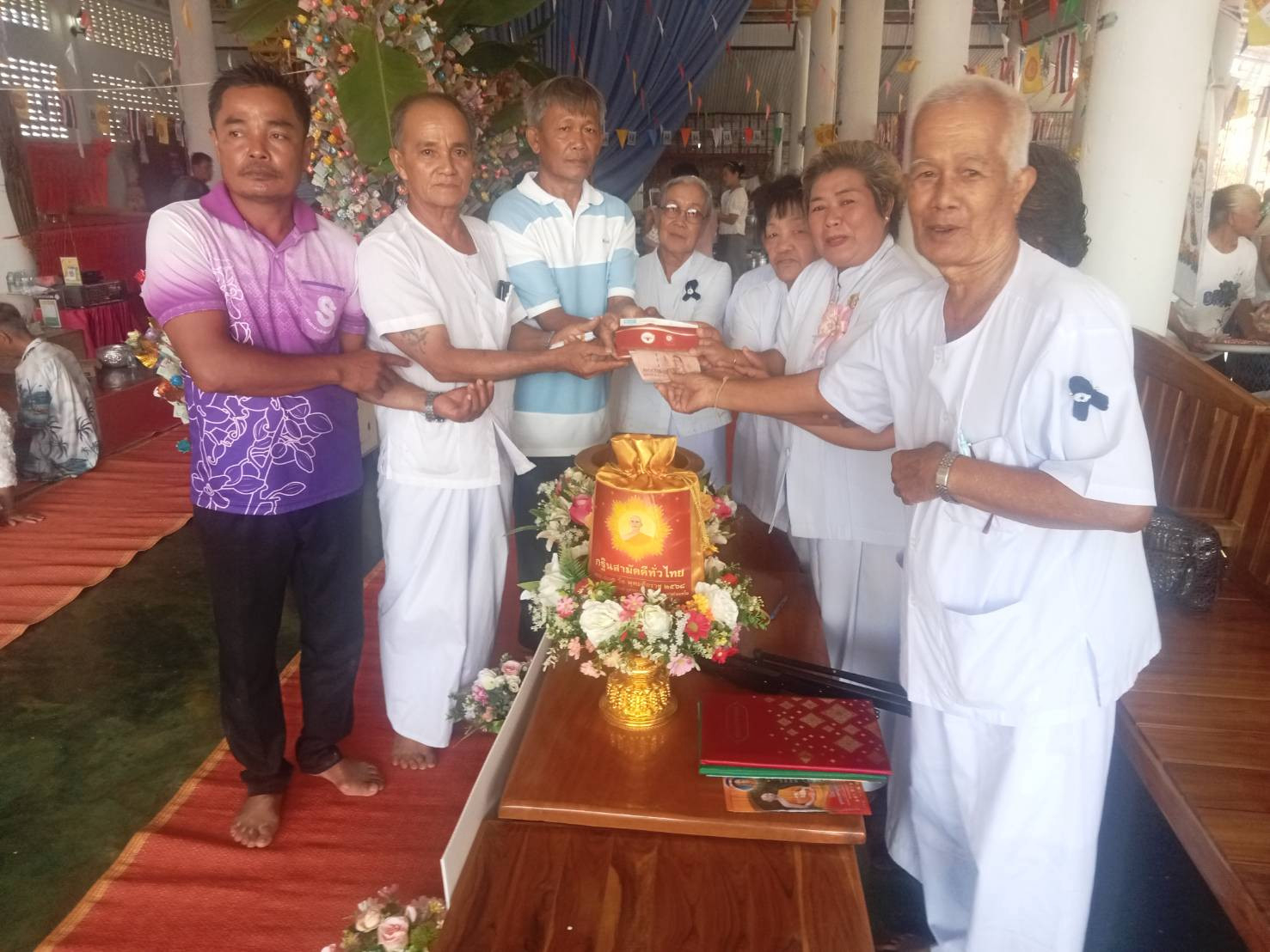 ภาพร่วมพิธีกรรมวัดวงฆ้อง